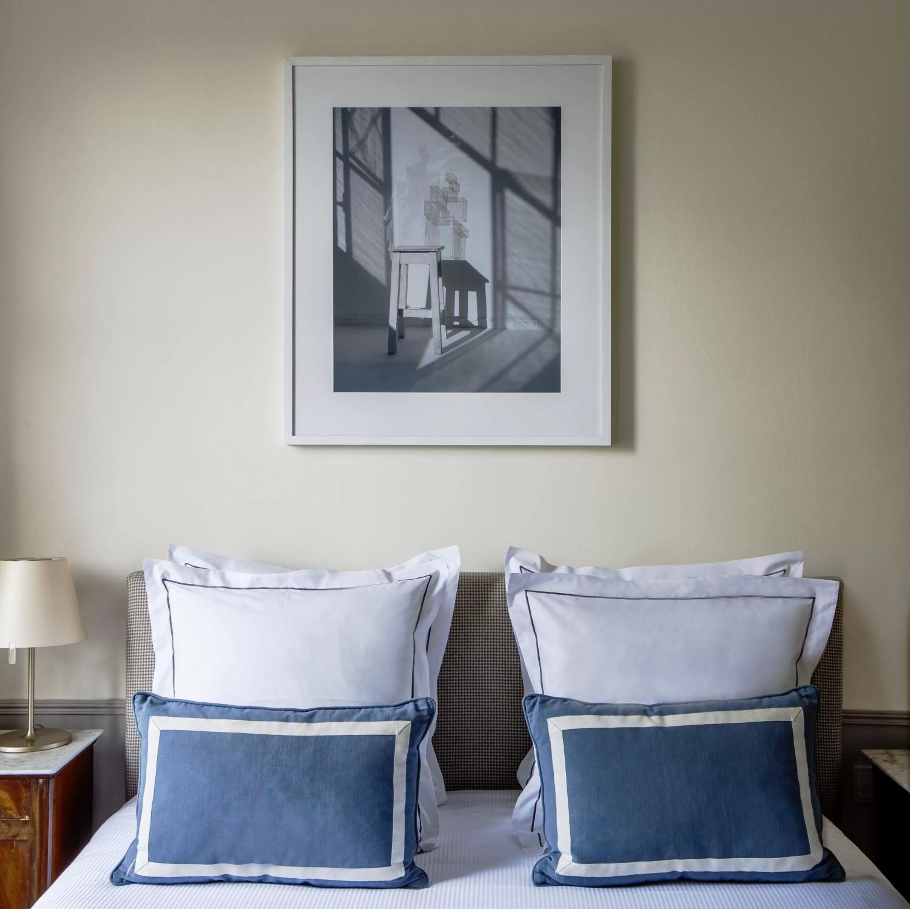 Bedroom, Bed in Hôtel de la Place du Louvre - Esprit de France