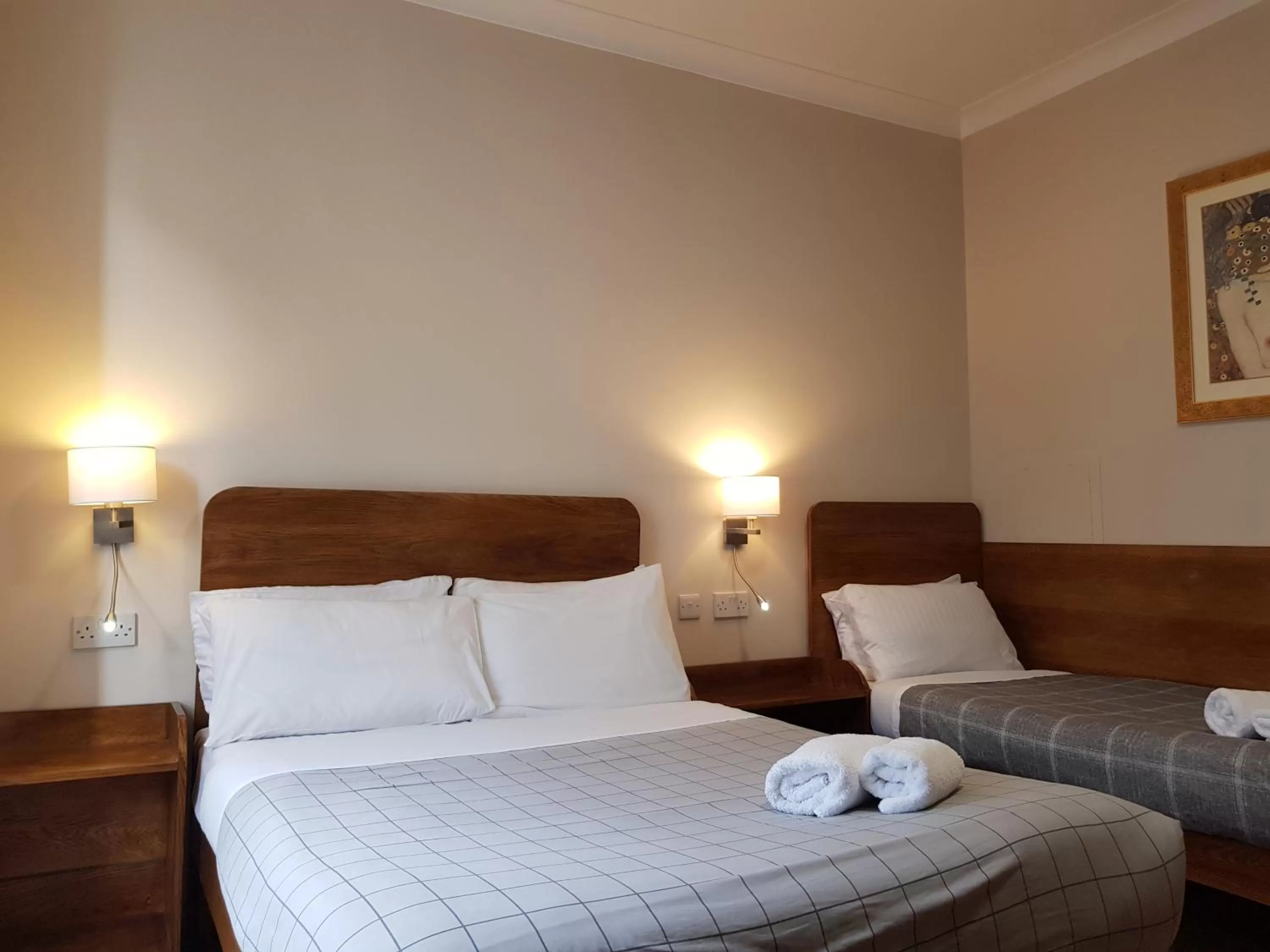 Bed in Aberdeen House