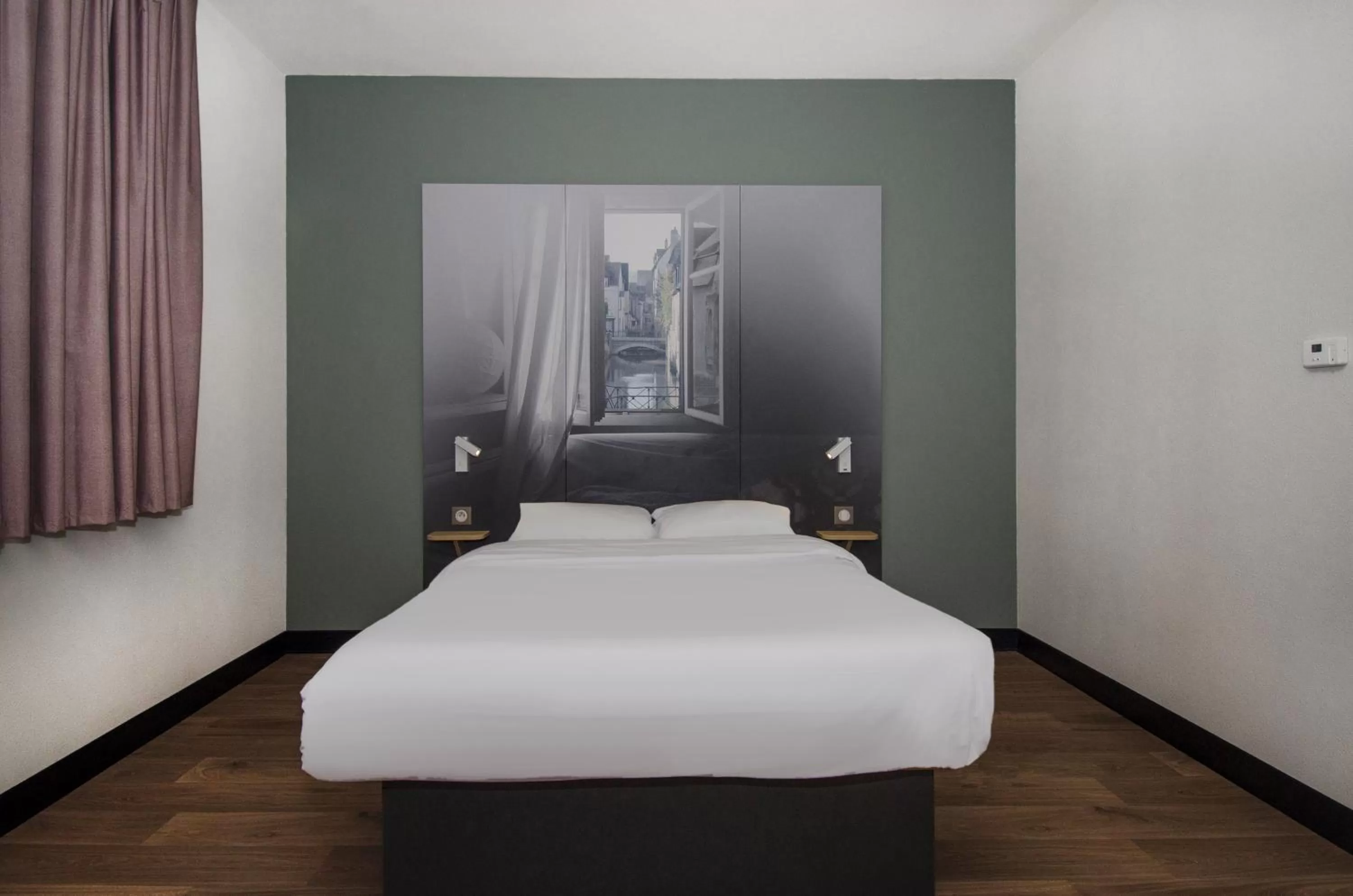 Bed in B&B HOTEL Montargis-Amilly