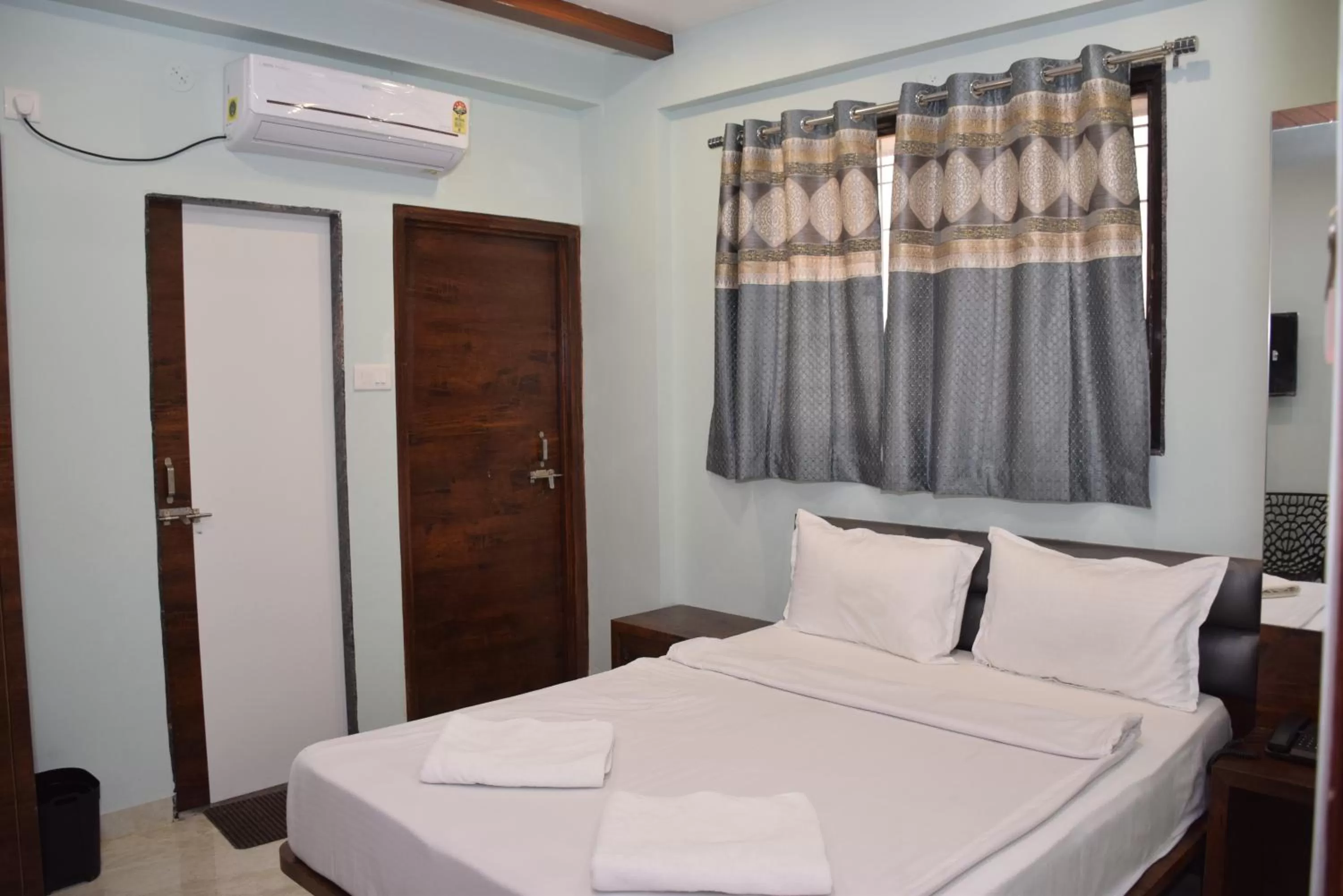 Bed in Shankar Residency, Akkalkot