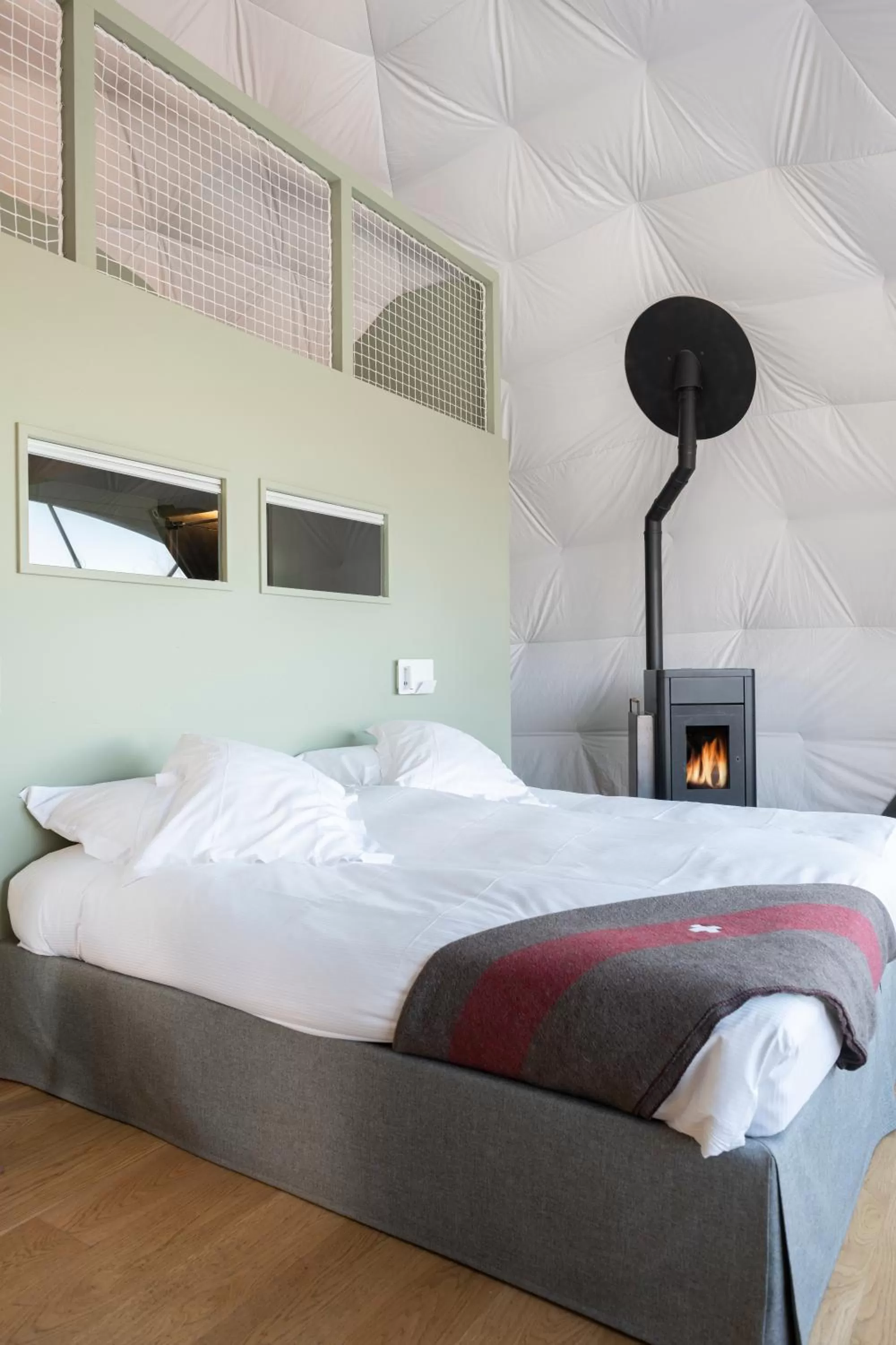 Bed in Whitepod Original