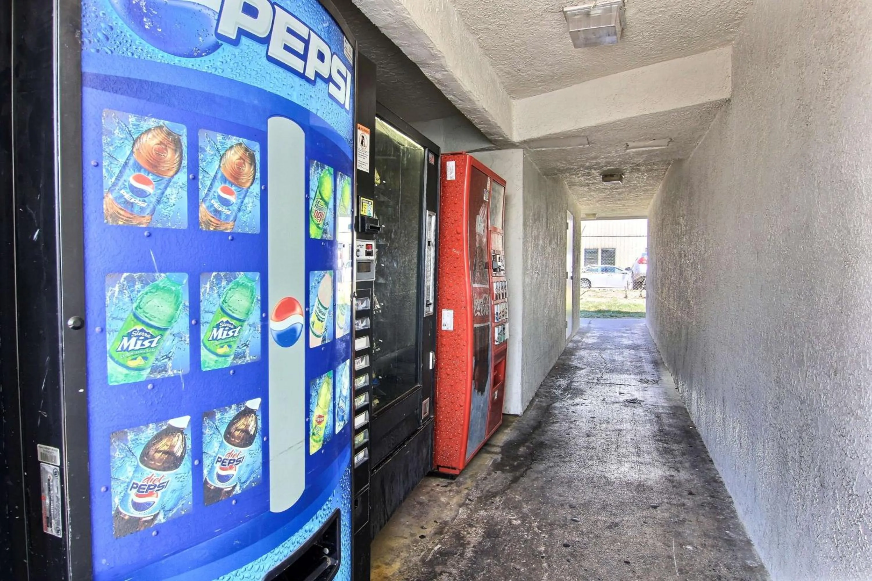 Property building in Motel 6-Austin, TX