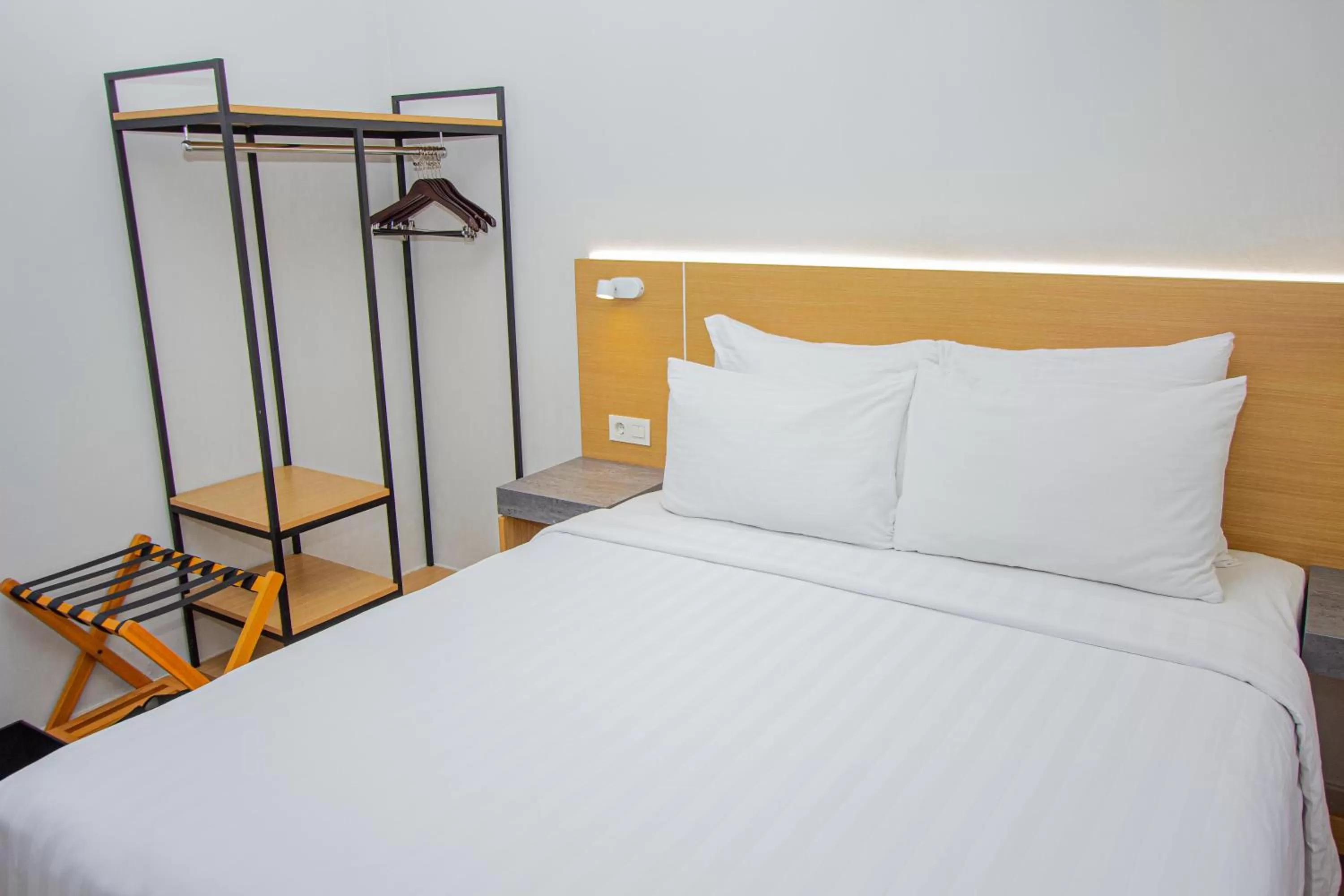 Bedroom, Bed in Grand Dafam Braga Bandung