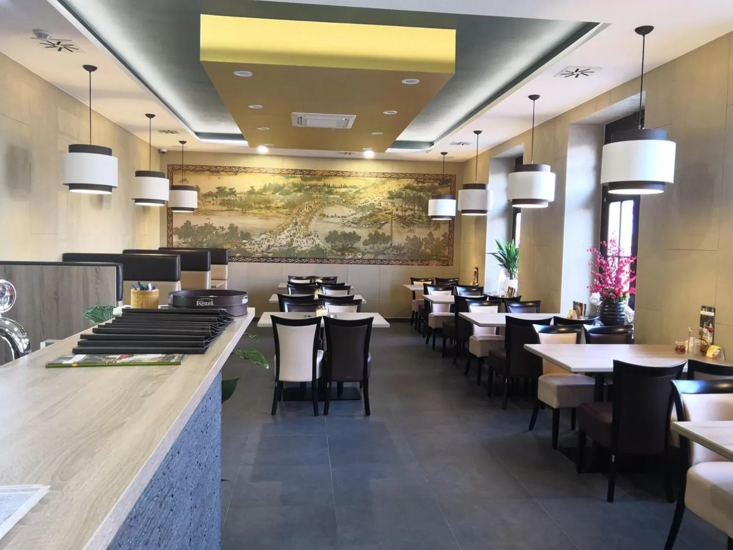 Sun-House Pension - ParkingFree Limited spaces-