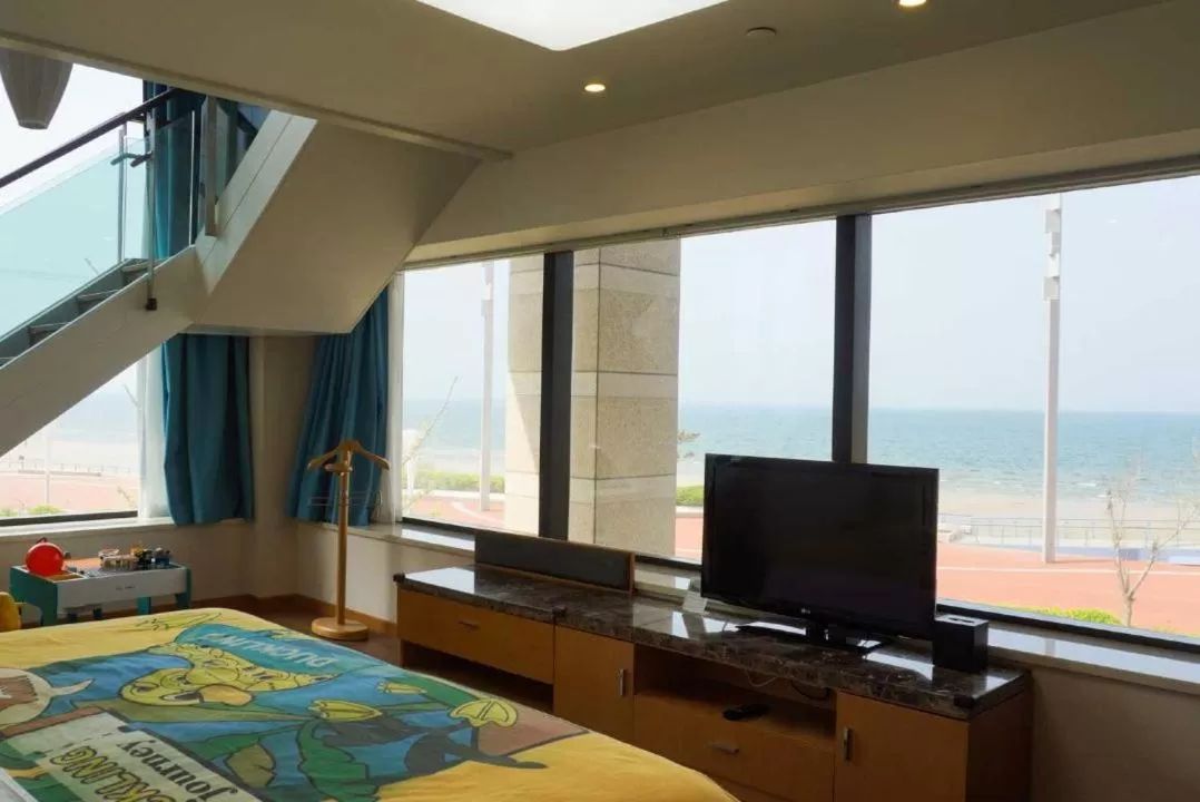 TV and multimedia, Bed in Sheraton Yantai Golden Beach Resort