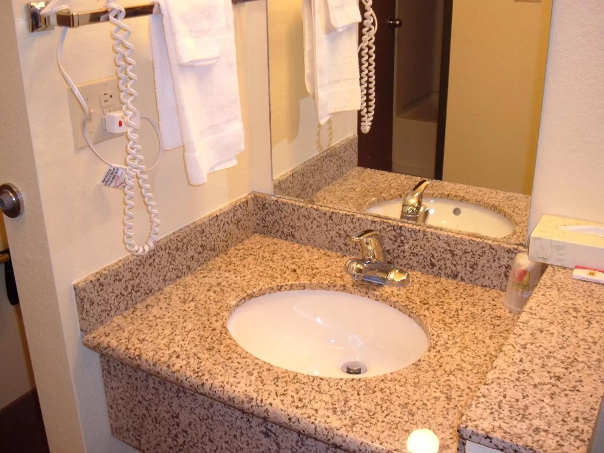 Studio Suite - Non-Smoking in Super 8 by Wyndham Moriarty Studio Suite - Non-Smoking in Super 8 by Wyndham Moriarty