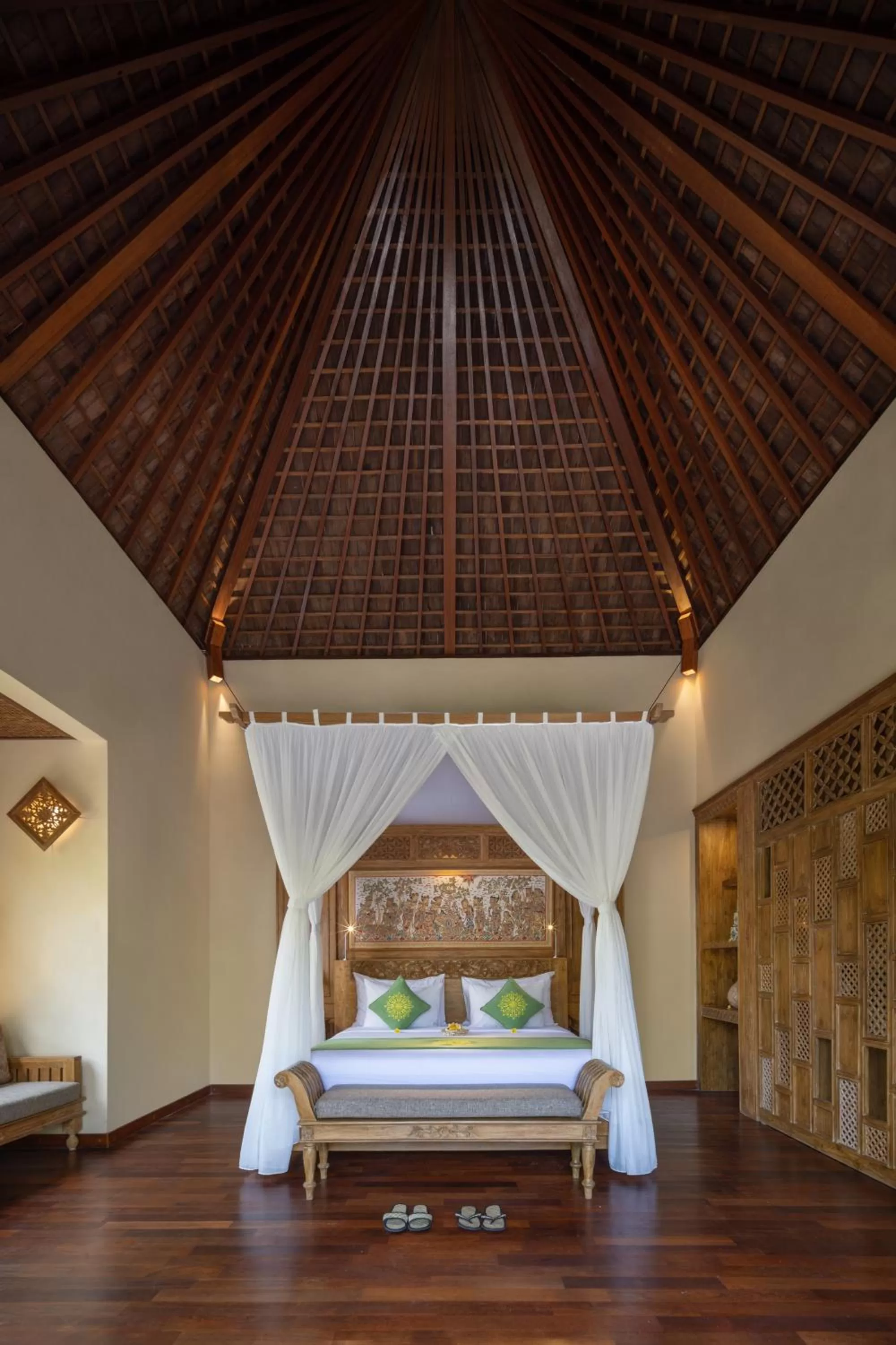 Bed in The Alena Resort a Pramana Experience