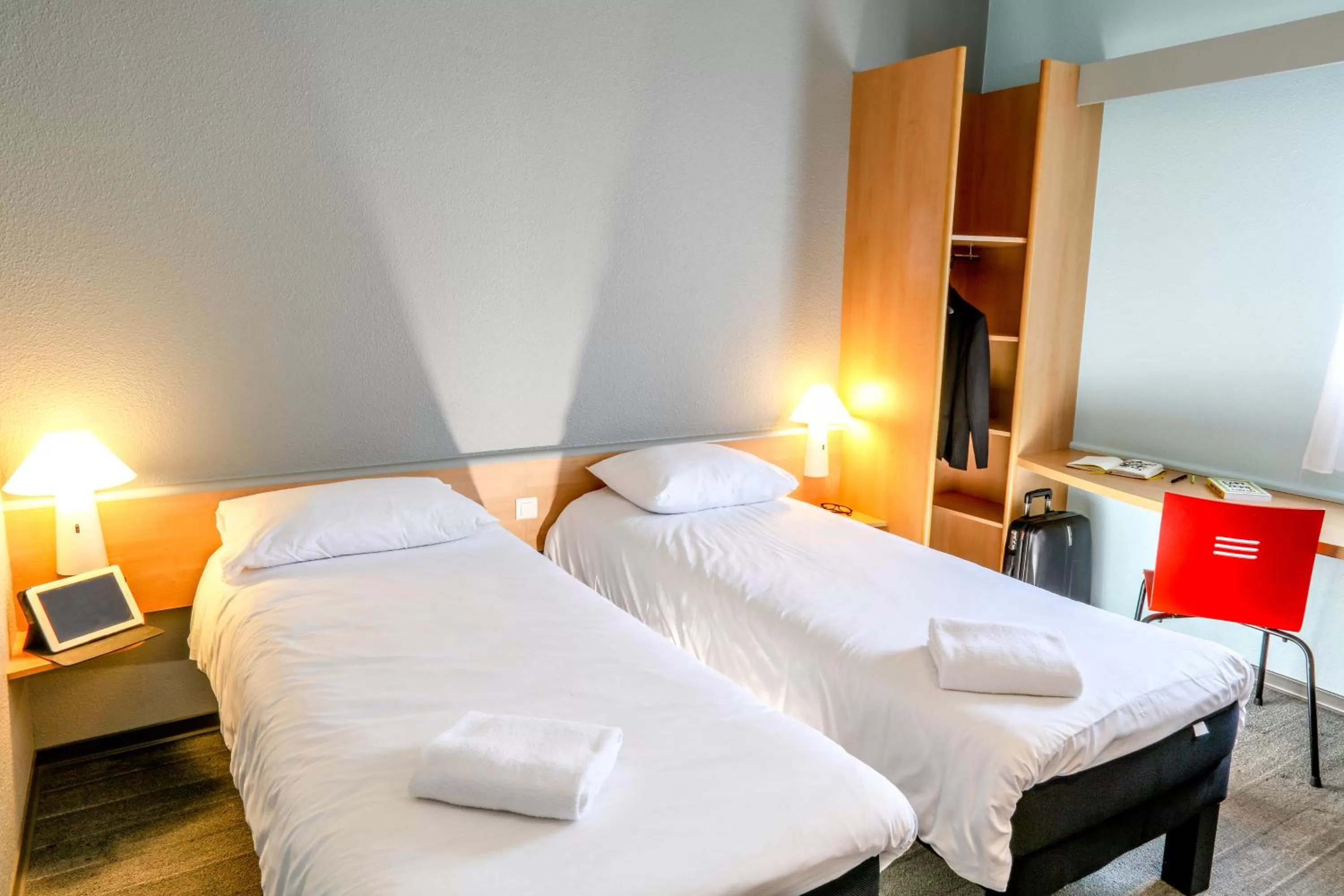 Bedroom, Bed in ibis Orange Sud