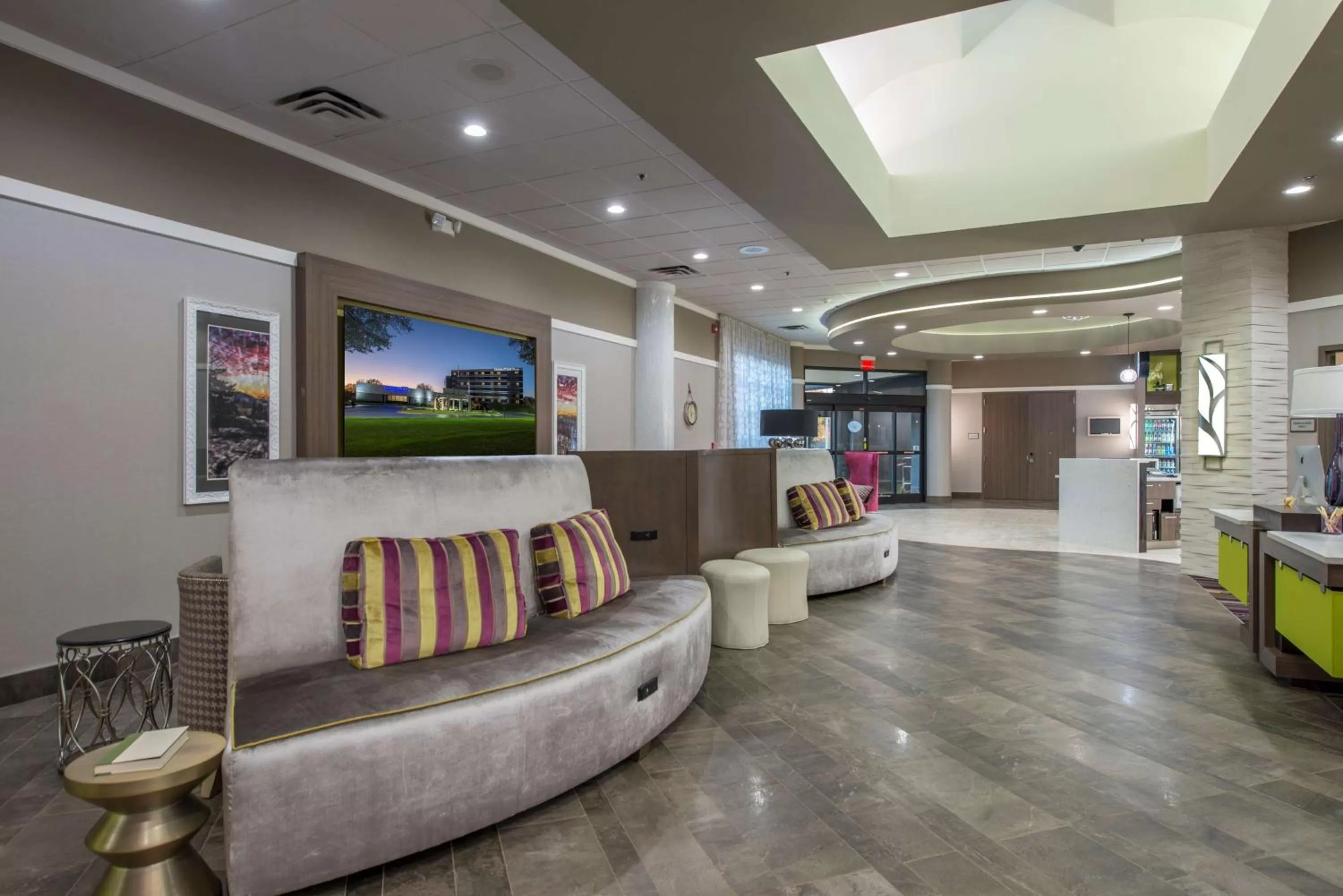 Lobby or reception in DoubleTree by Hilton Winston Salem - University, NC