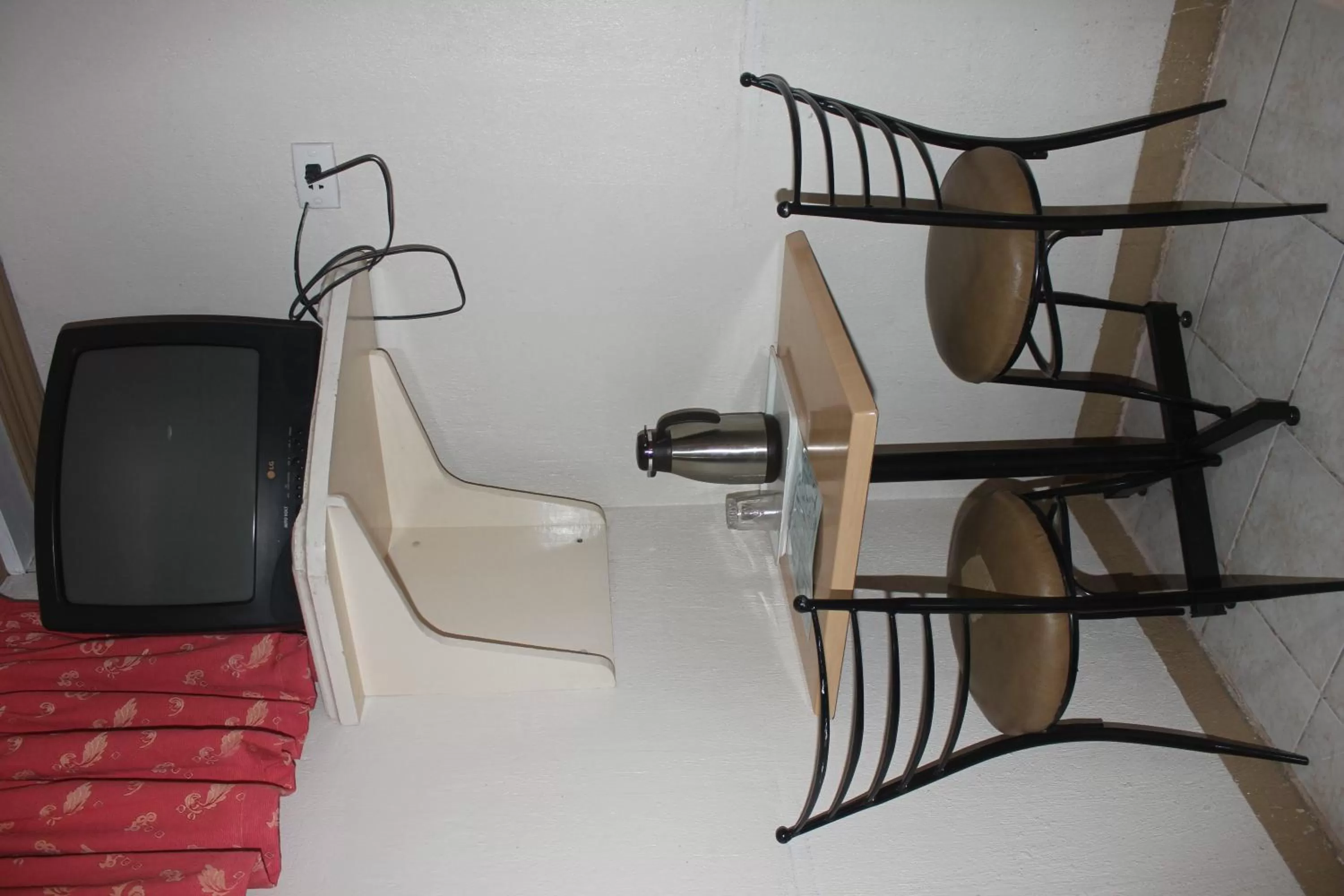 TV and multimedia in Elegant Circle Inn