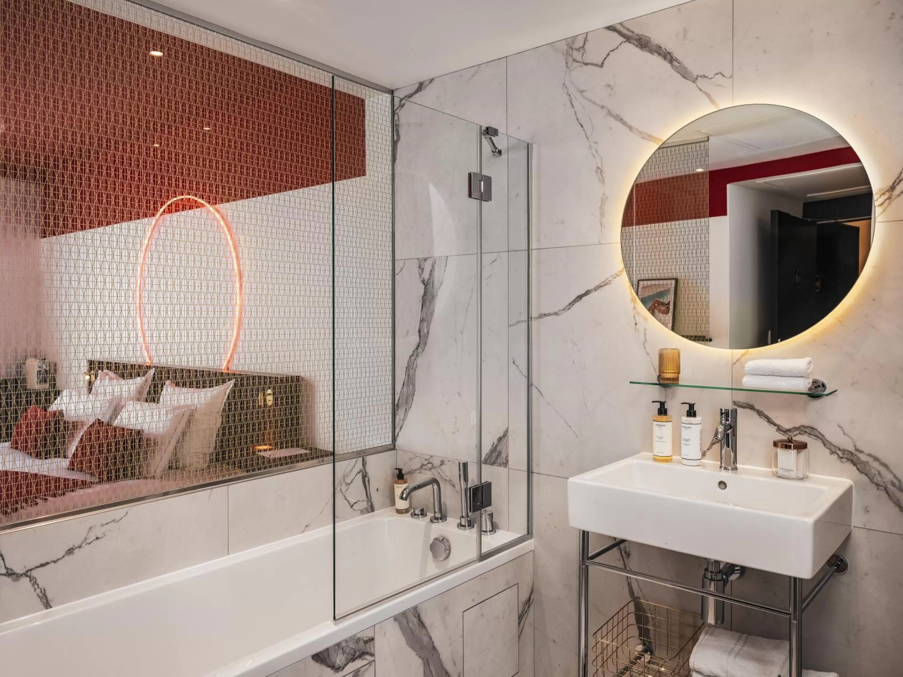 Bathroom in Seven Hotel Paris