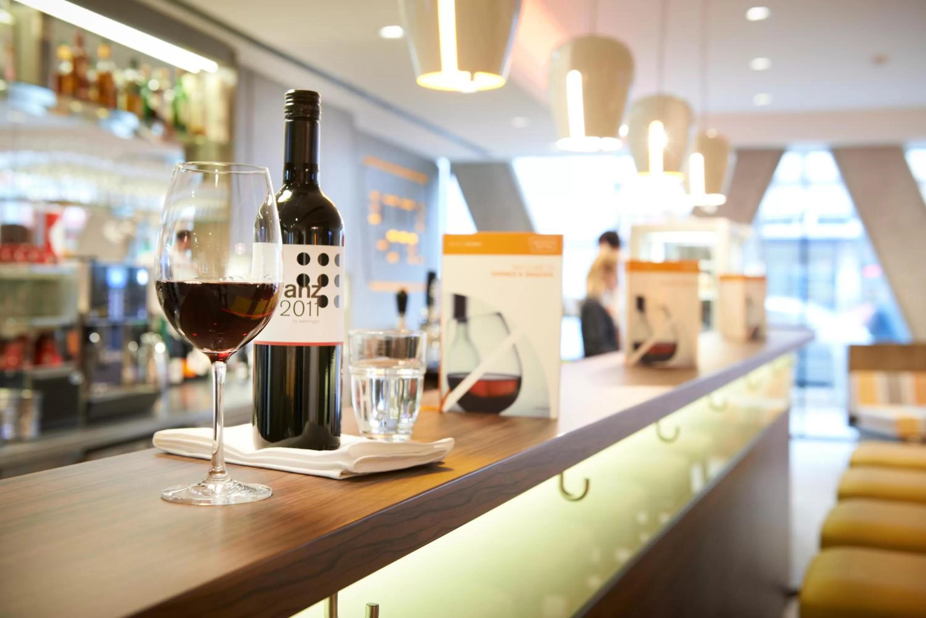 Lounge or bar in Simm's Hotel - cityhotel next to Metro U3