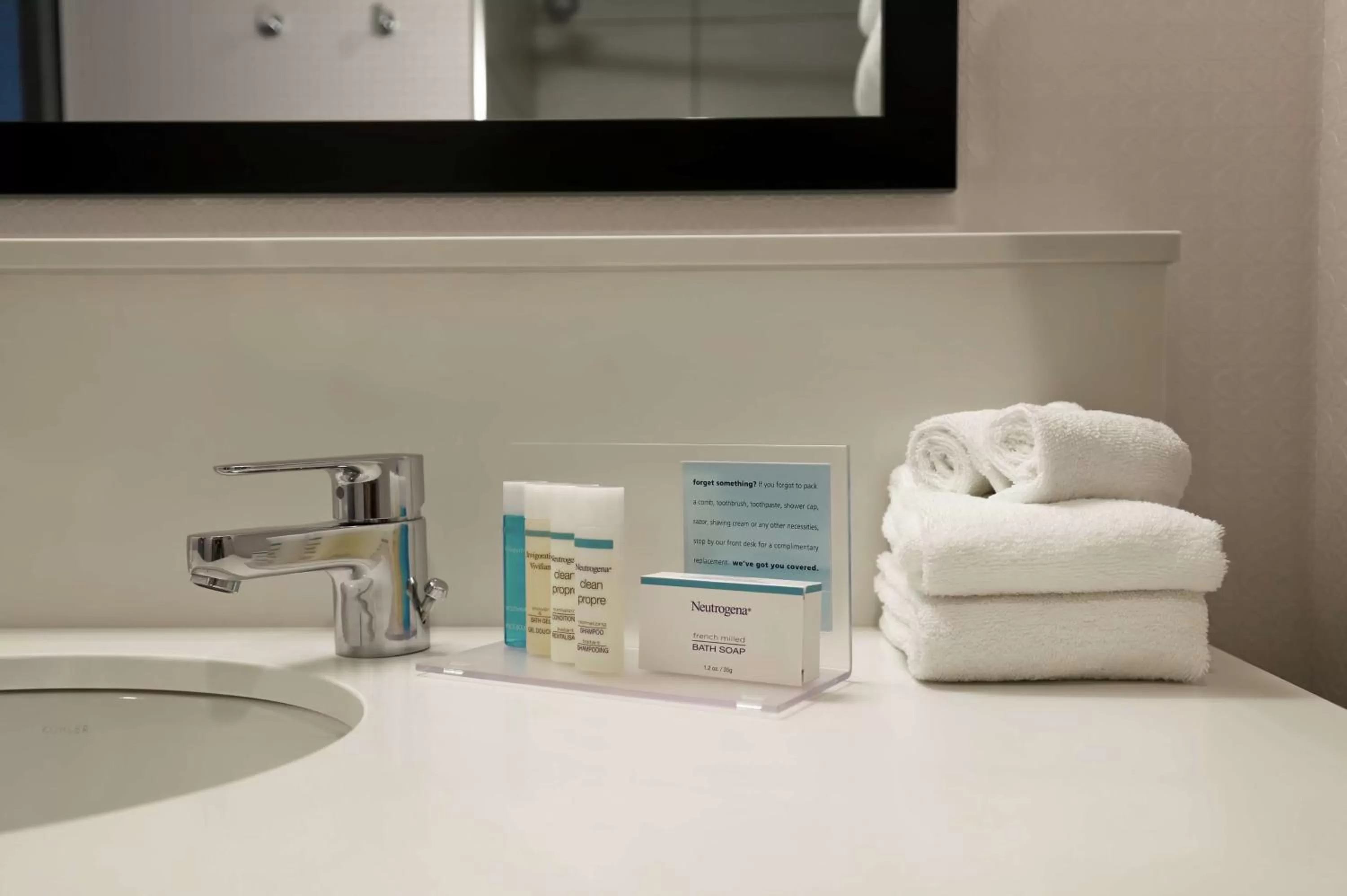 Bathroom in Hampton Inn St. Catharines Niagara