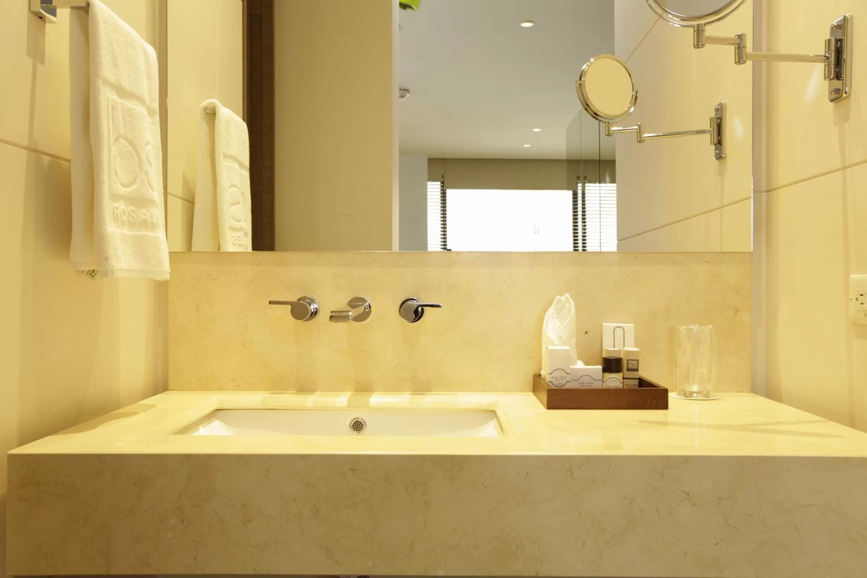 Bathroom in bs Rosales Hotel