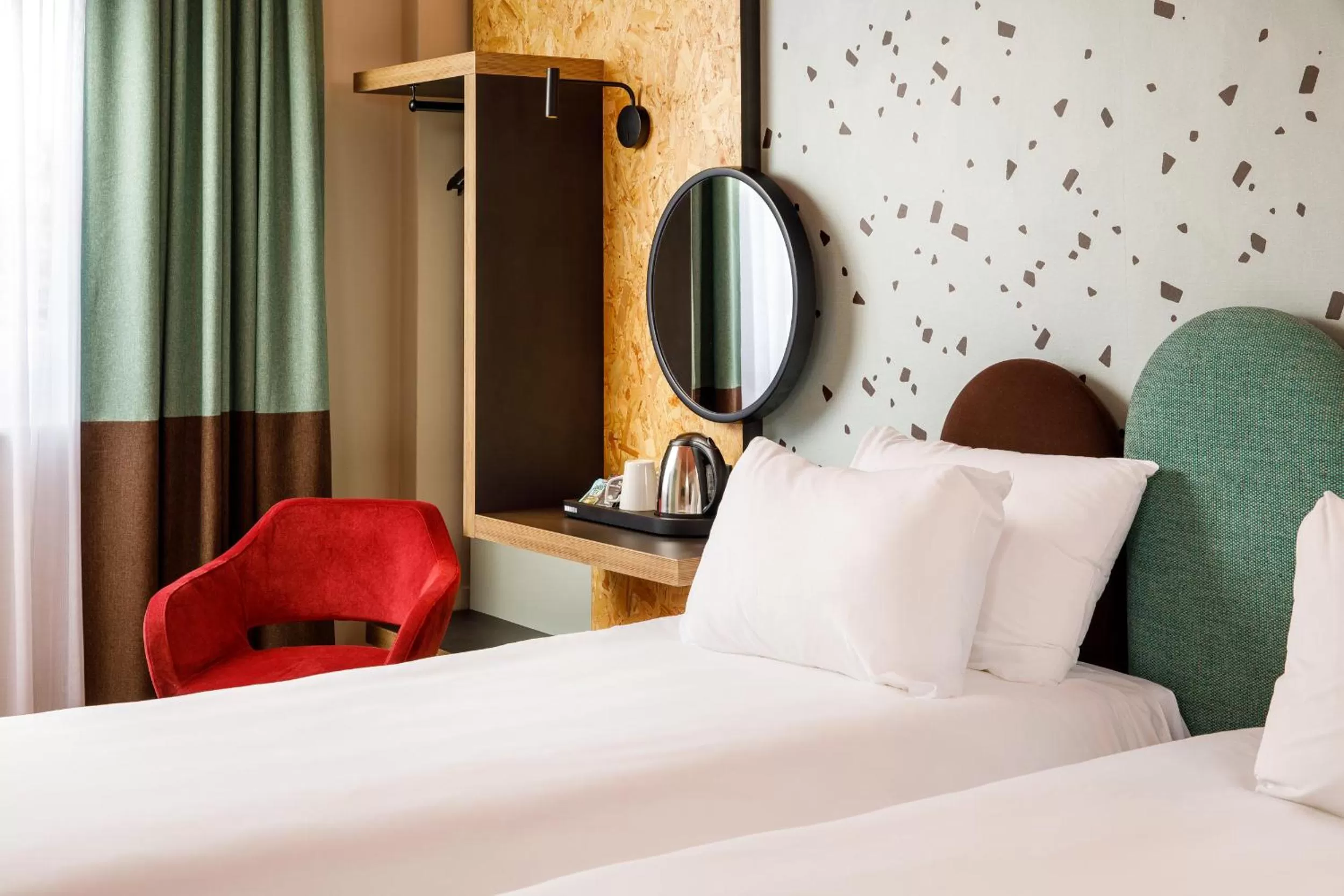 Bedroom, Bed in ibis Styles Bournemouth