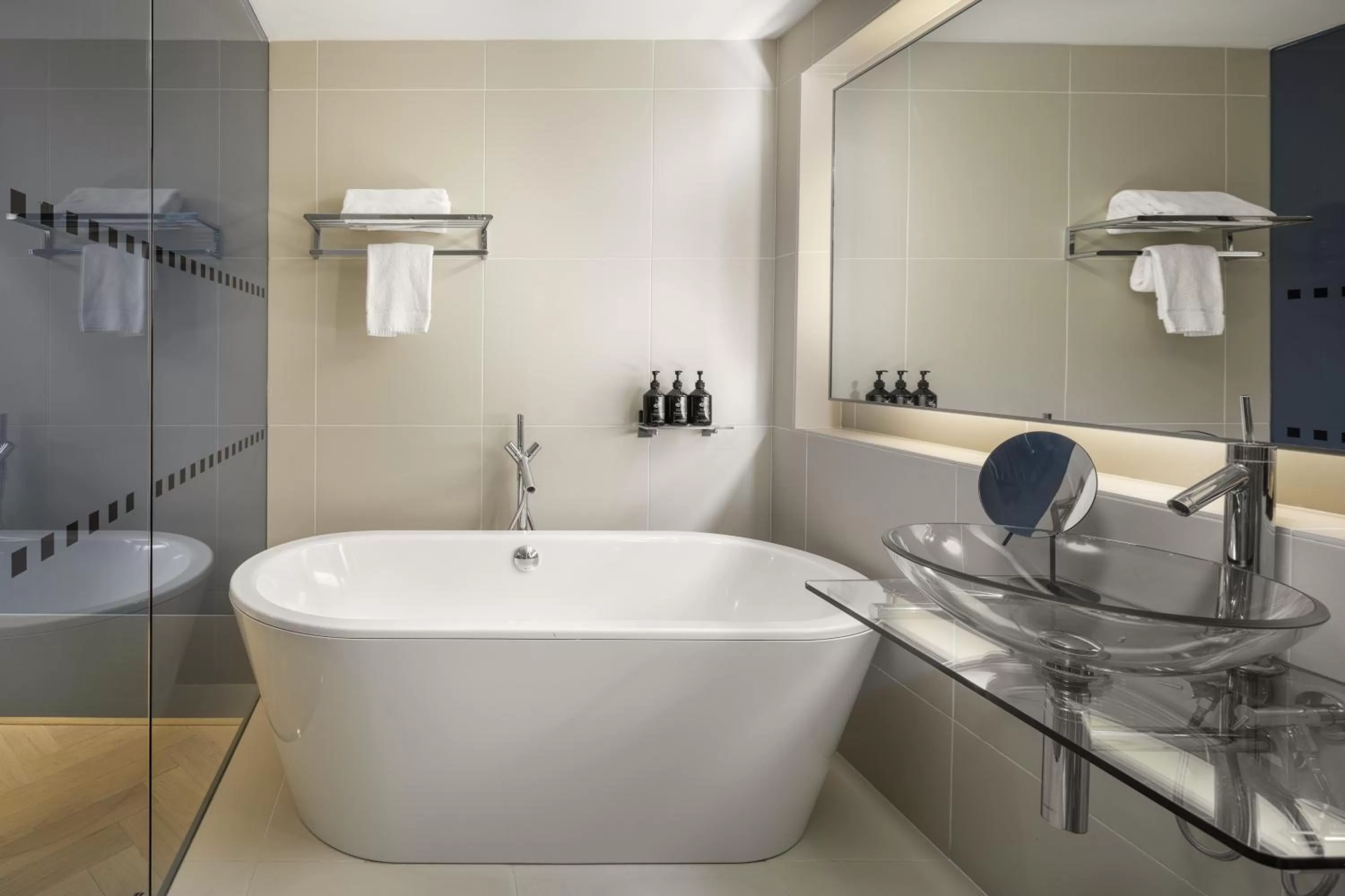 Bathroom in Maximilian Hotel