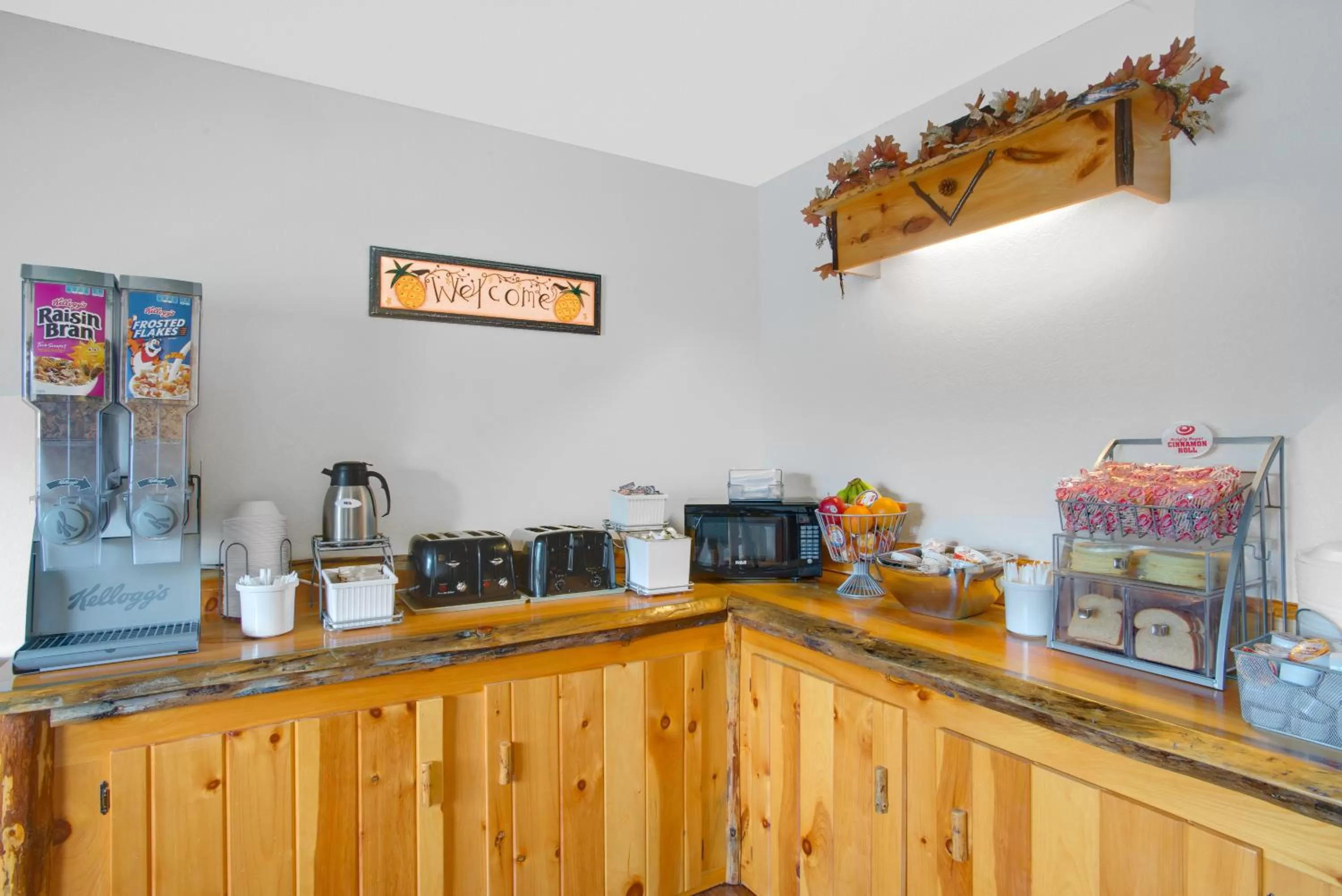 Continental breakfast in Super 8 by Wyndham Lake George/Warrensburg Area