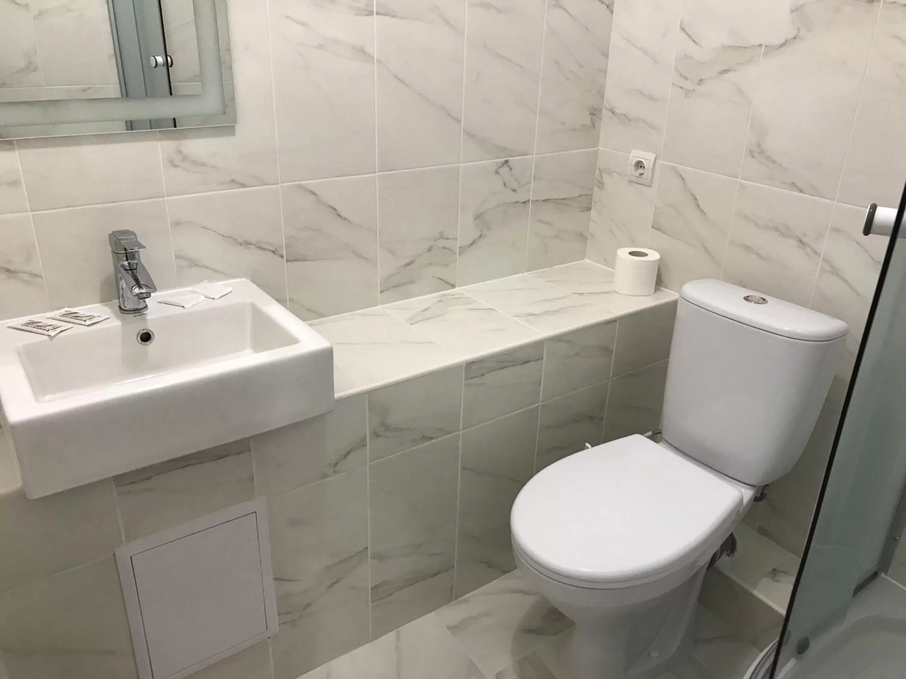 Toilet in Galian Hotel