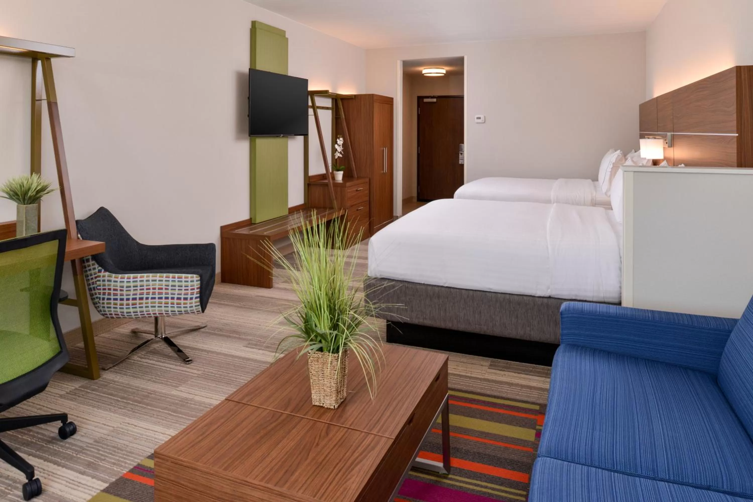 Photo of the whole room, Bed in Holiday Inn Express & Suites Trinity by IHG