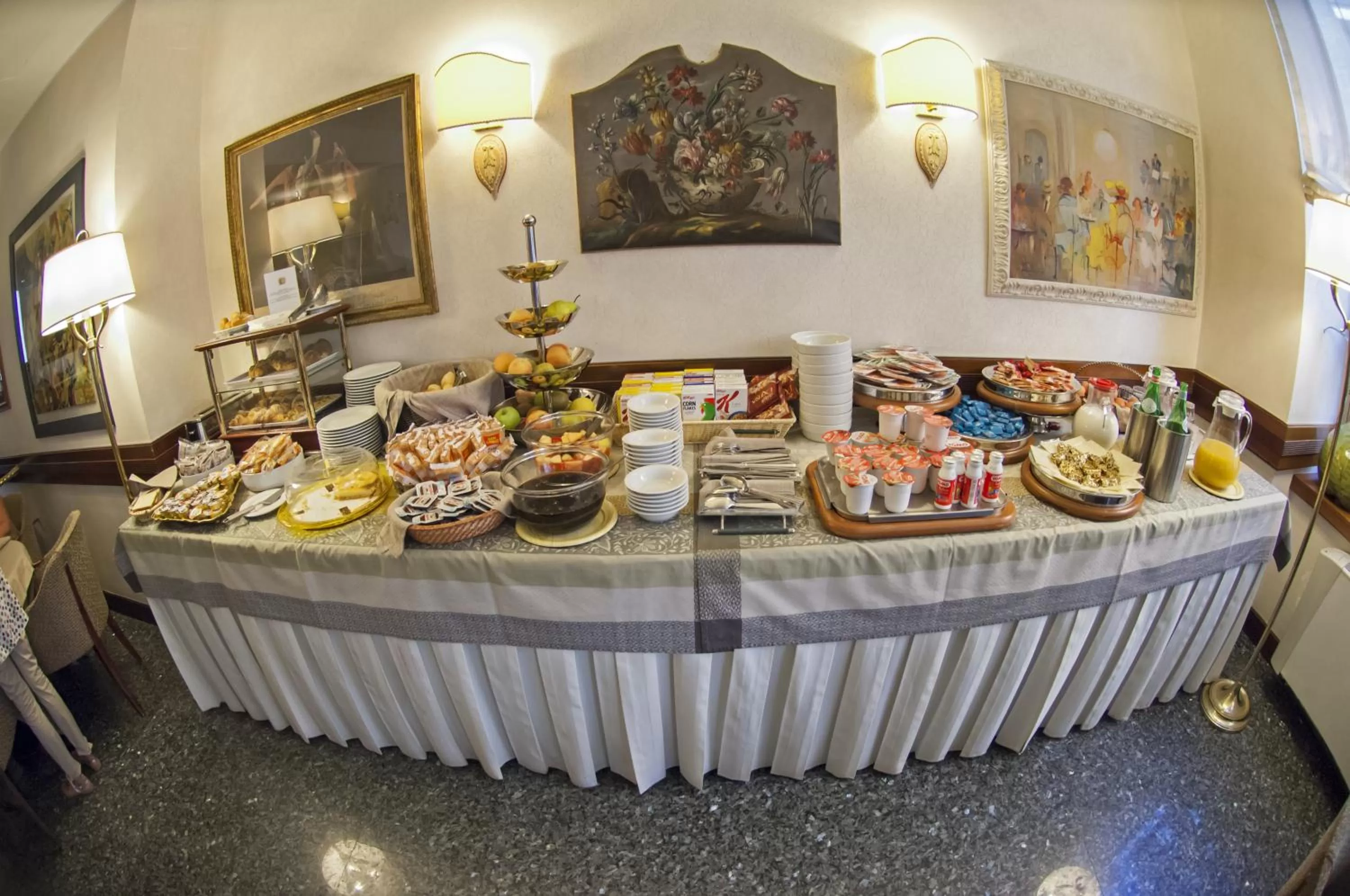 Food and drinks in Hotel Bristol