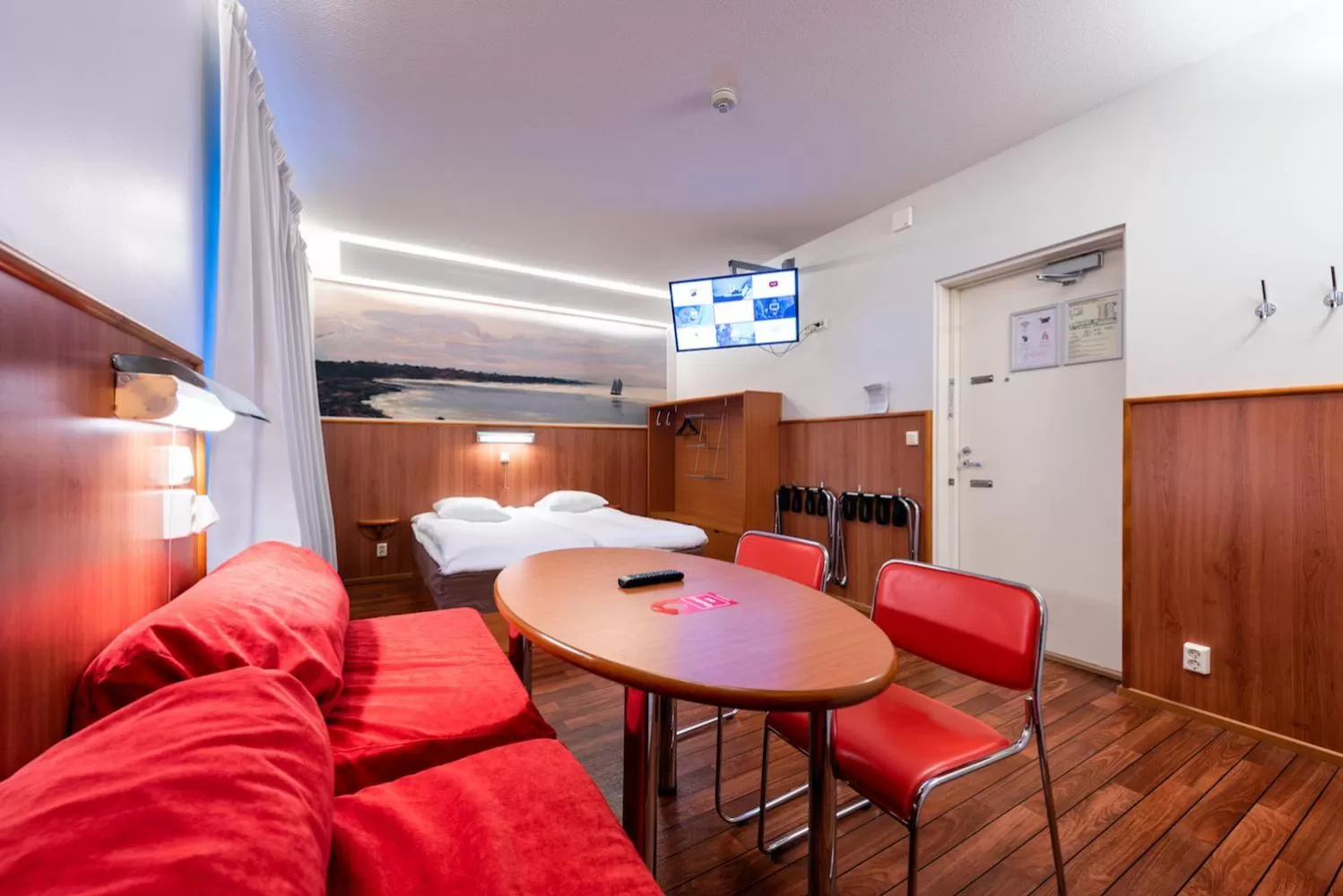 Photo of the whole room in Omena Hotel Turku Humalistonkatu