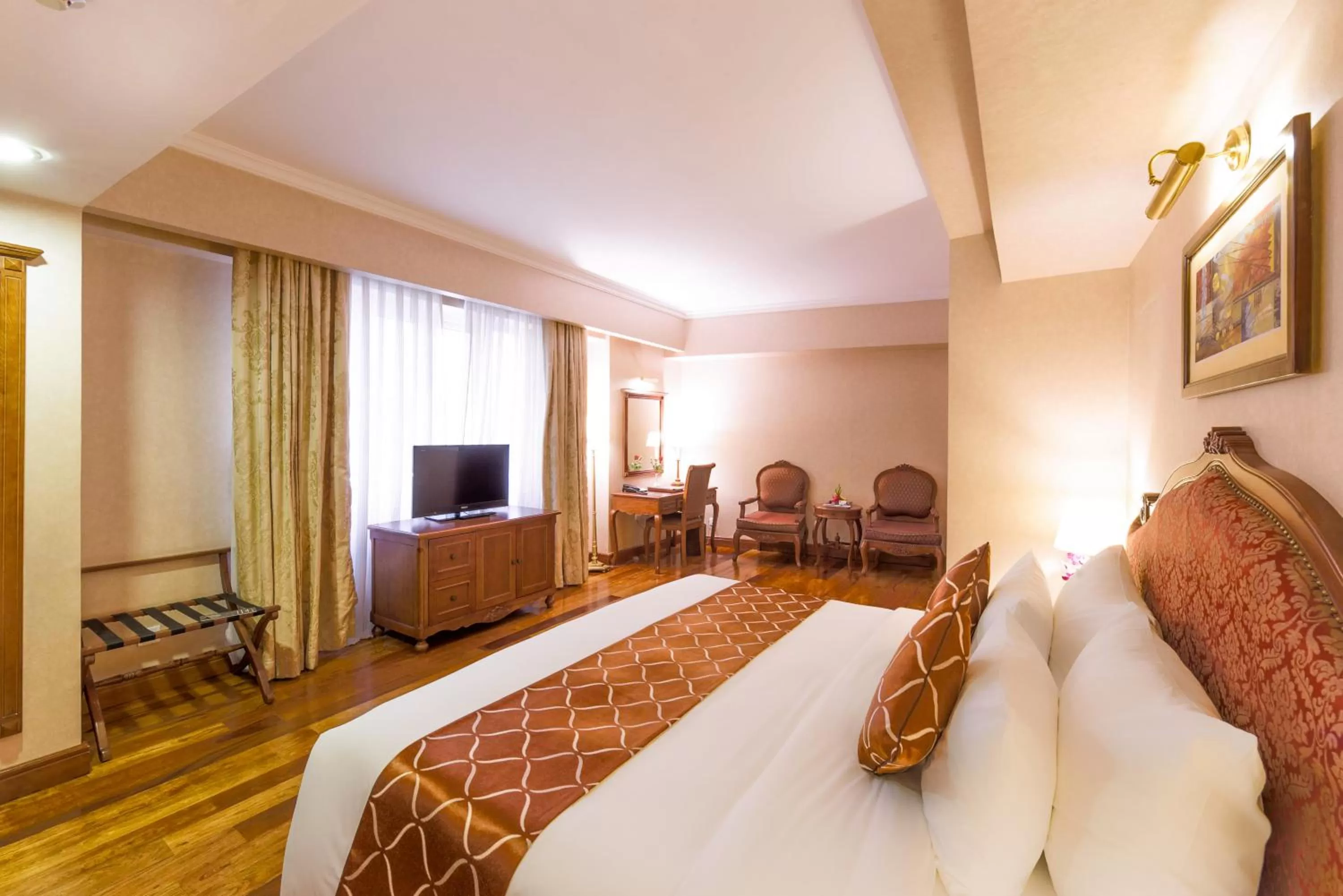 Photo of the whole room, Bed in Hotel Grand Saigon