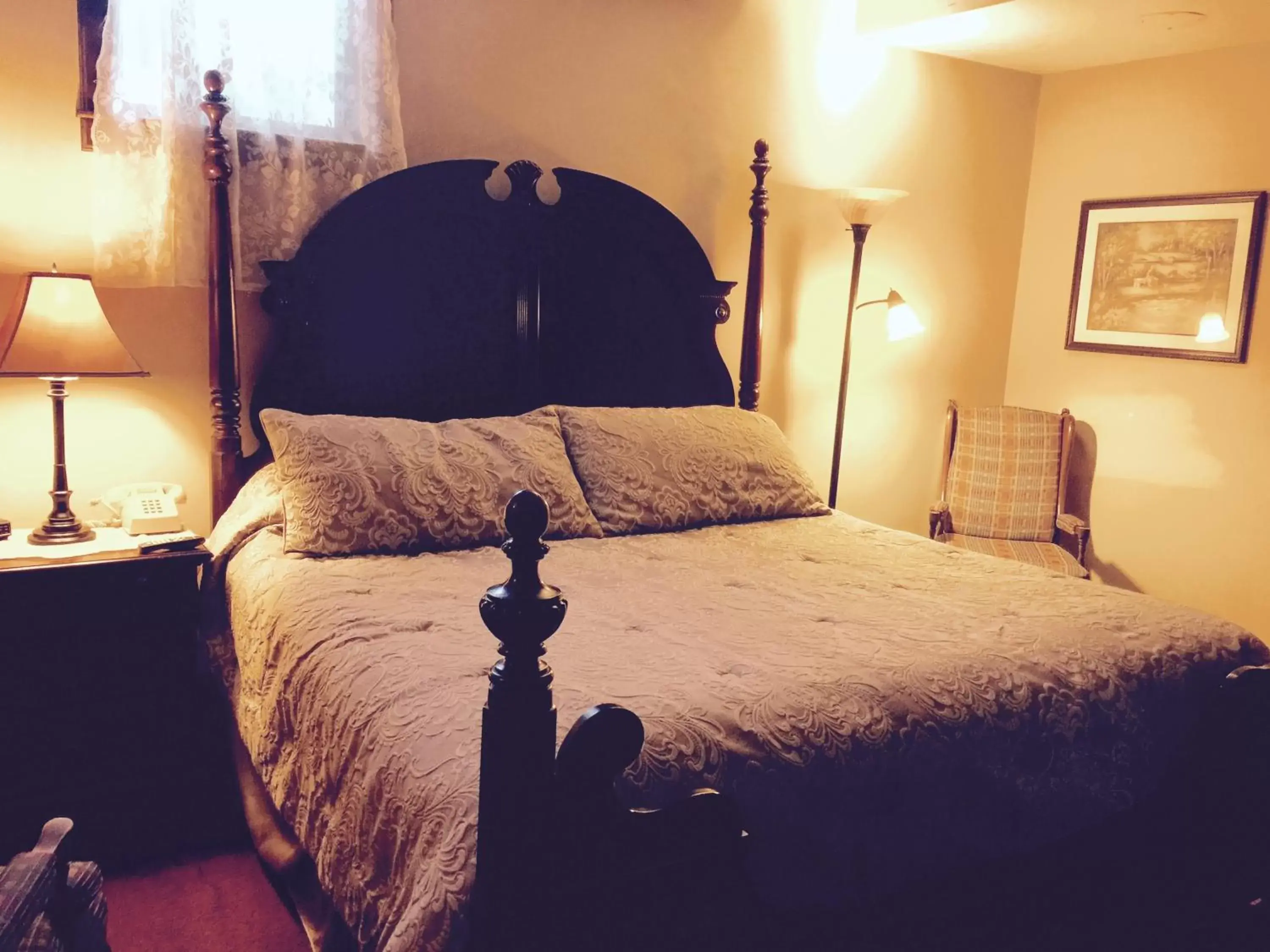 King Room with Jacuzzi in Afton House Inn King Room with Jacuzzi in Afton House Inn