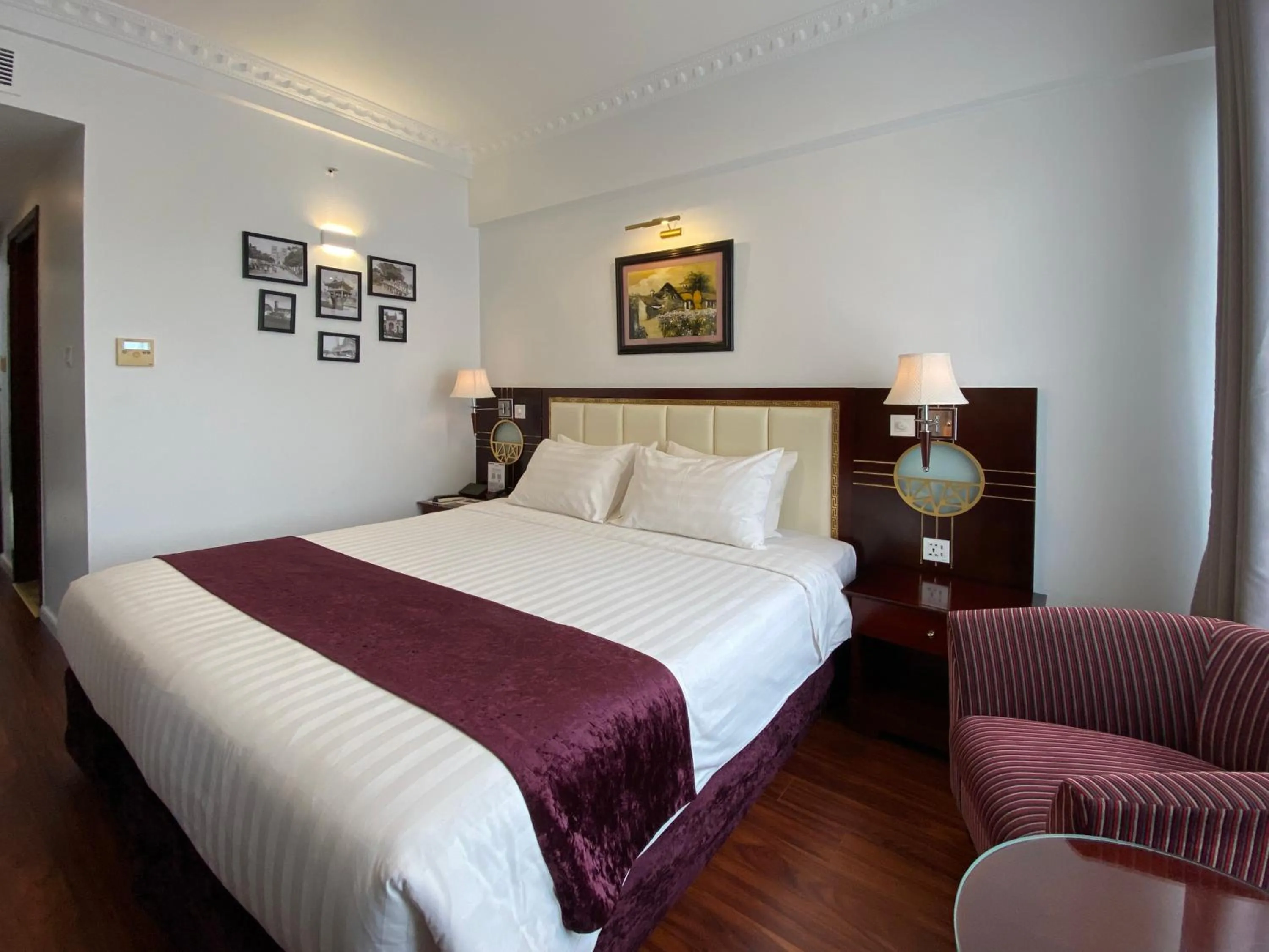 Bed in Flower Garden Hotel