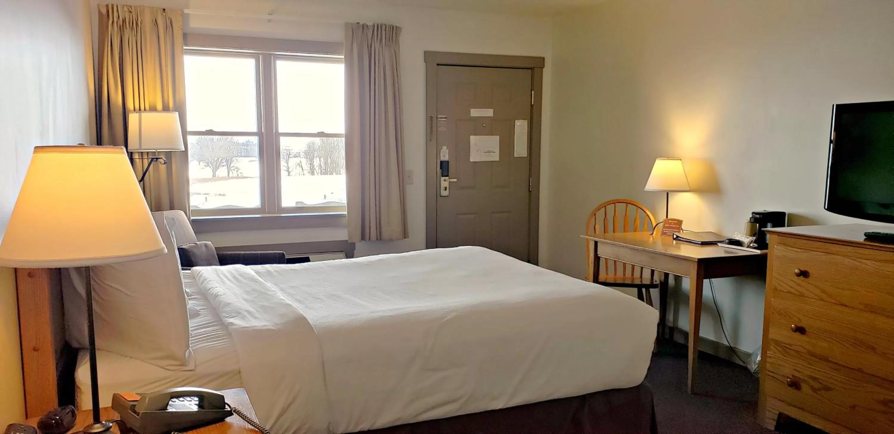 Photo of the whole room, Bed in Berlin Heritage Inn