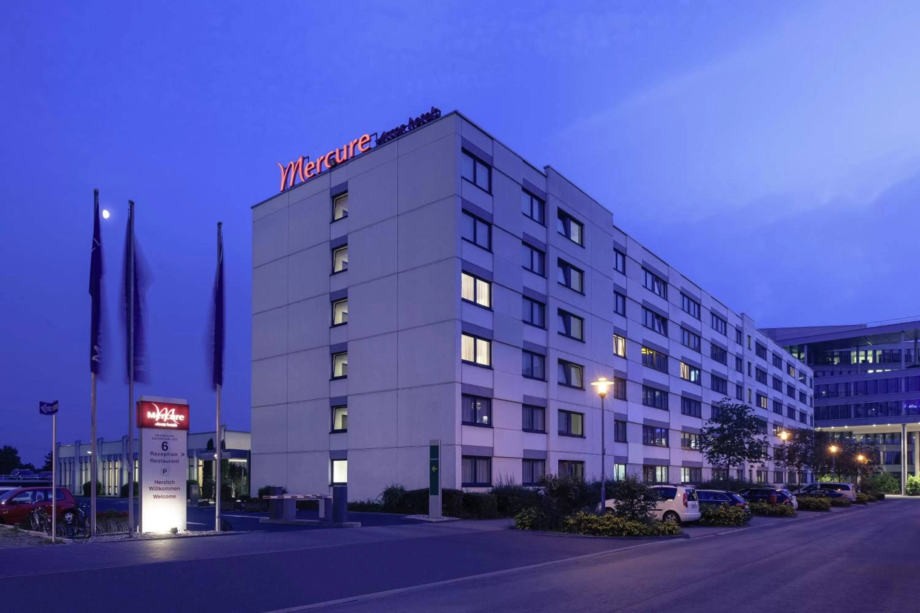 Facade/entrance in Mercure Hotel Frankfurt Eschborn Ost