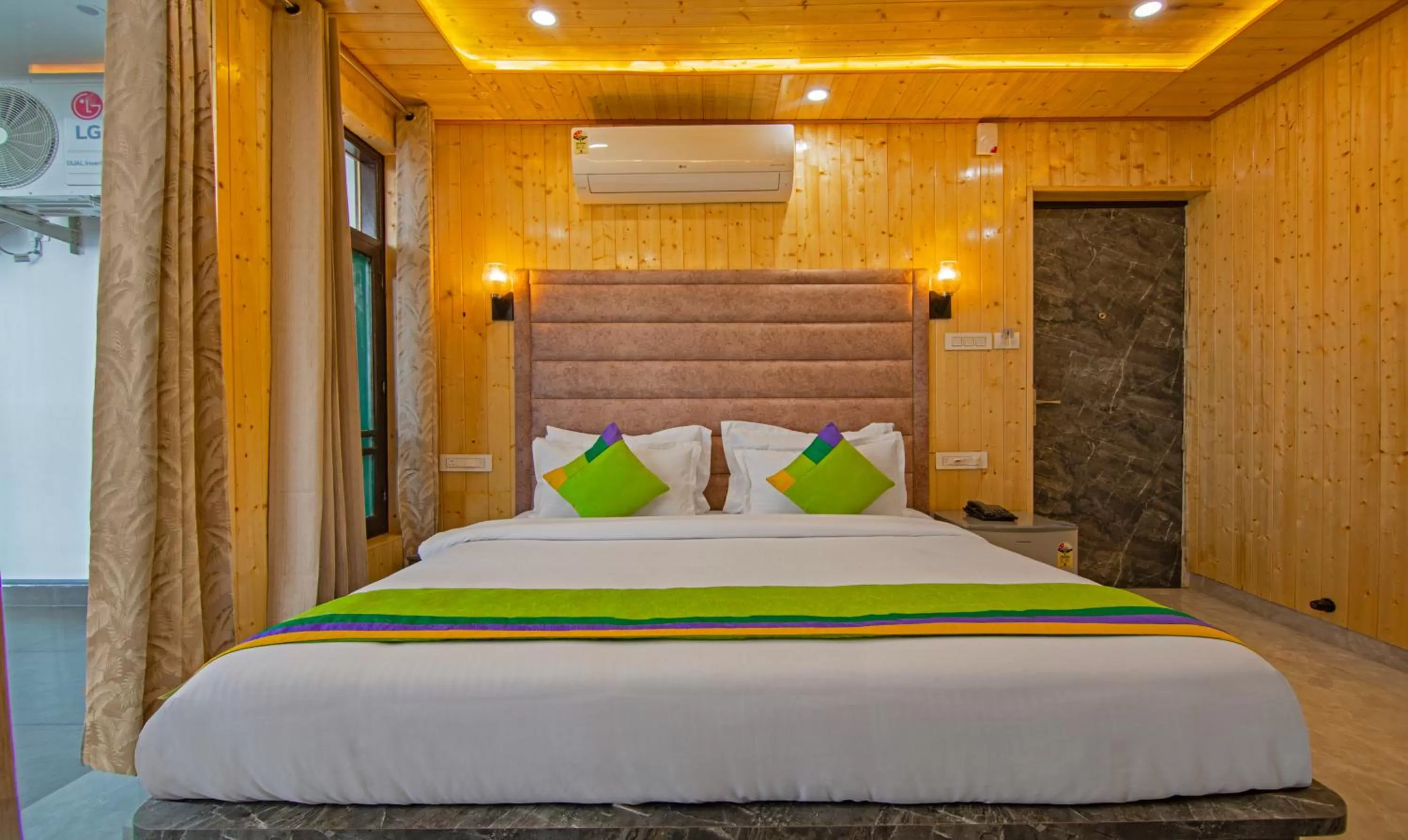 Bedroom, Bed in Treebo Ortus Residency