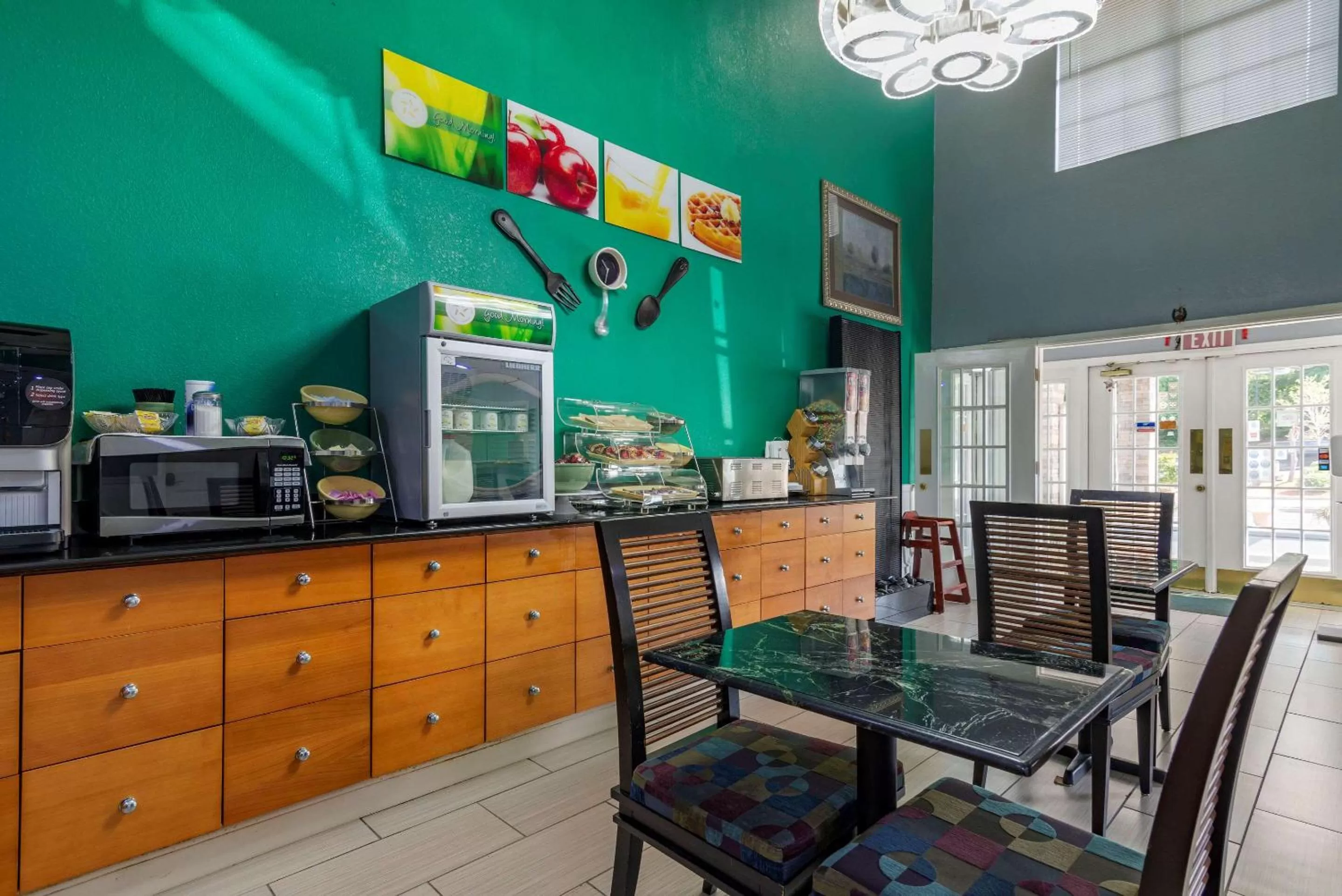 Breakfast in Quality Inn Covington