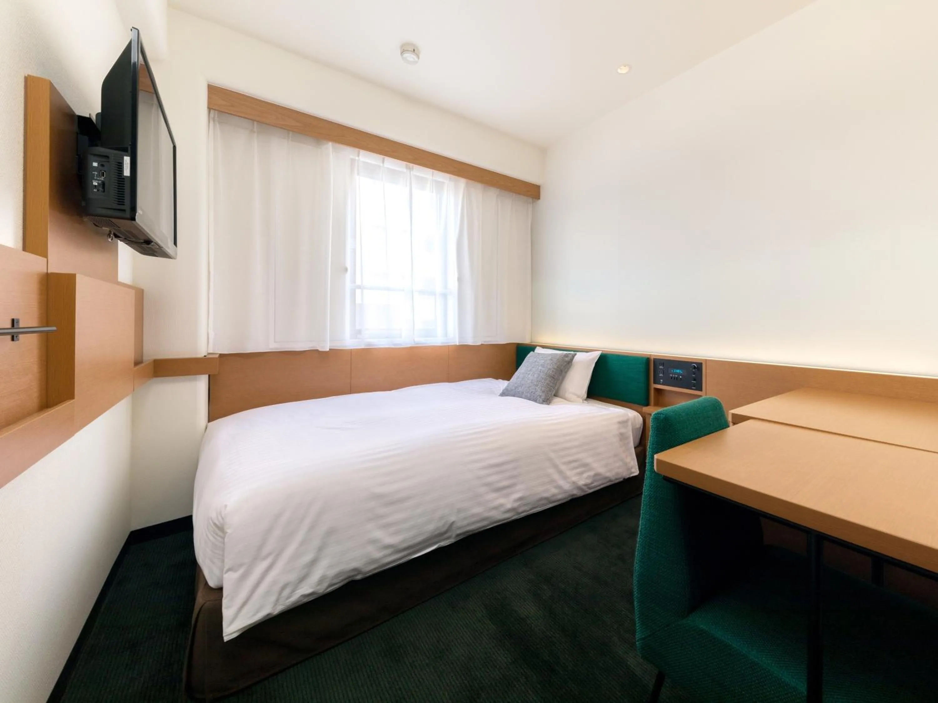 Photo of the whole room, Bed in Nishitetsu Inn Nihonbashi