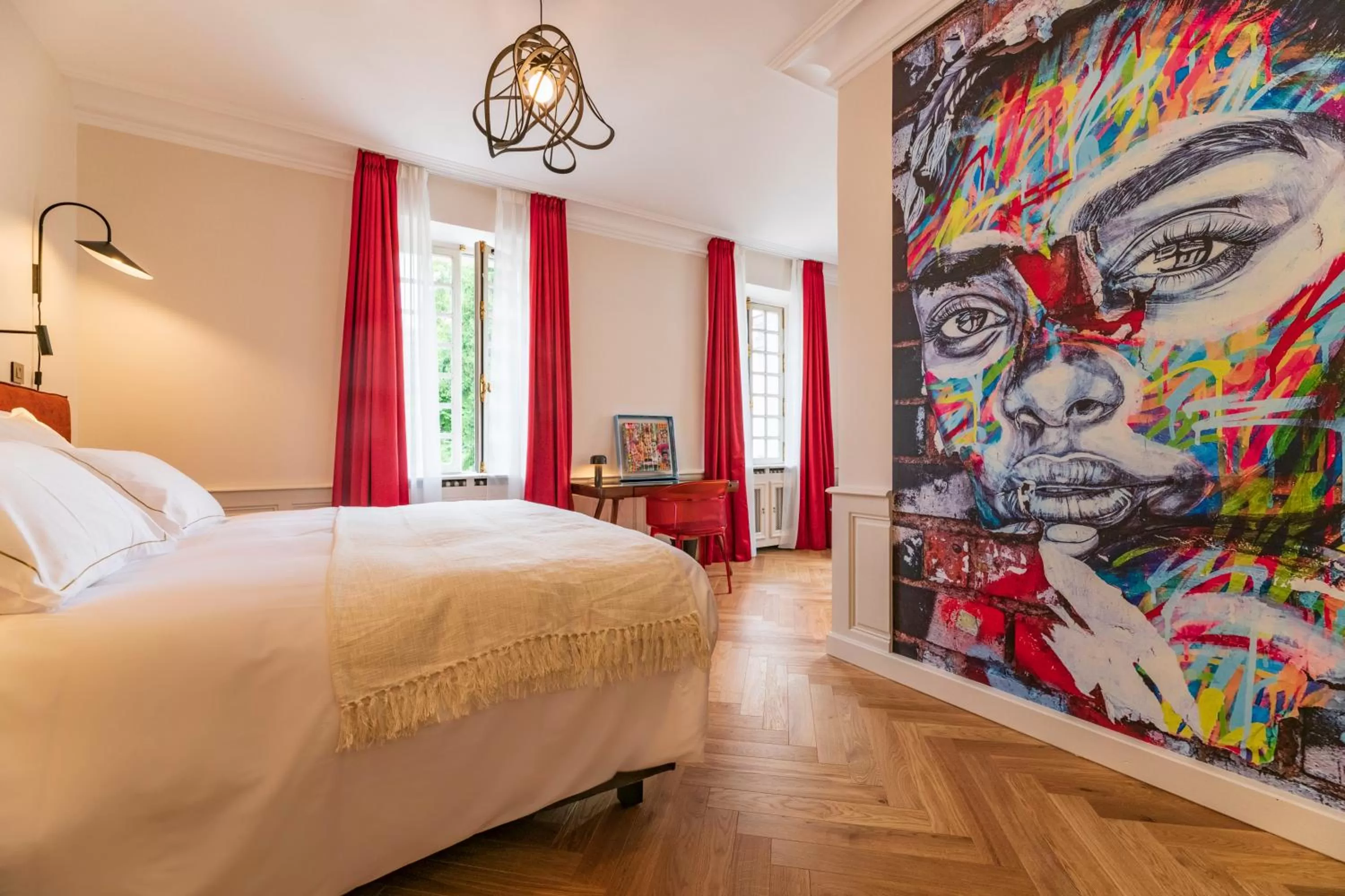 Photo of the whole room, Bed in Belle Epoque