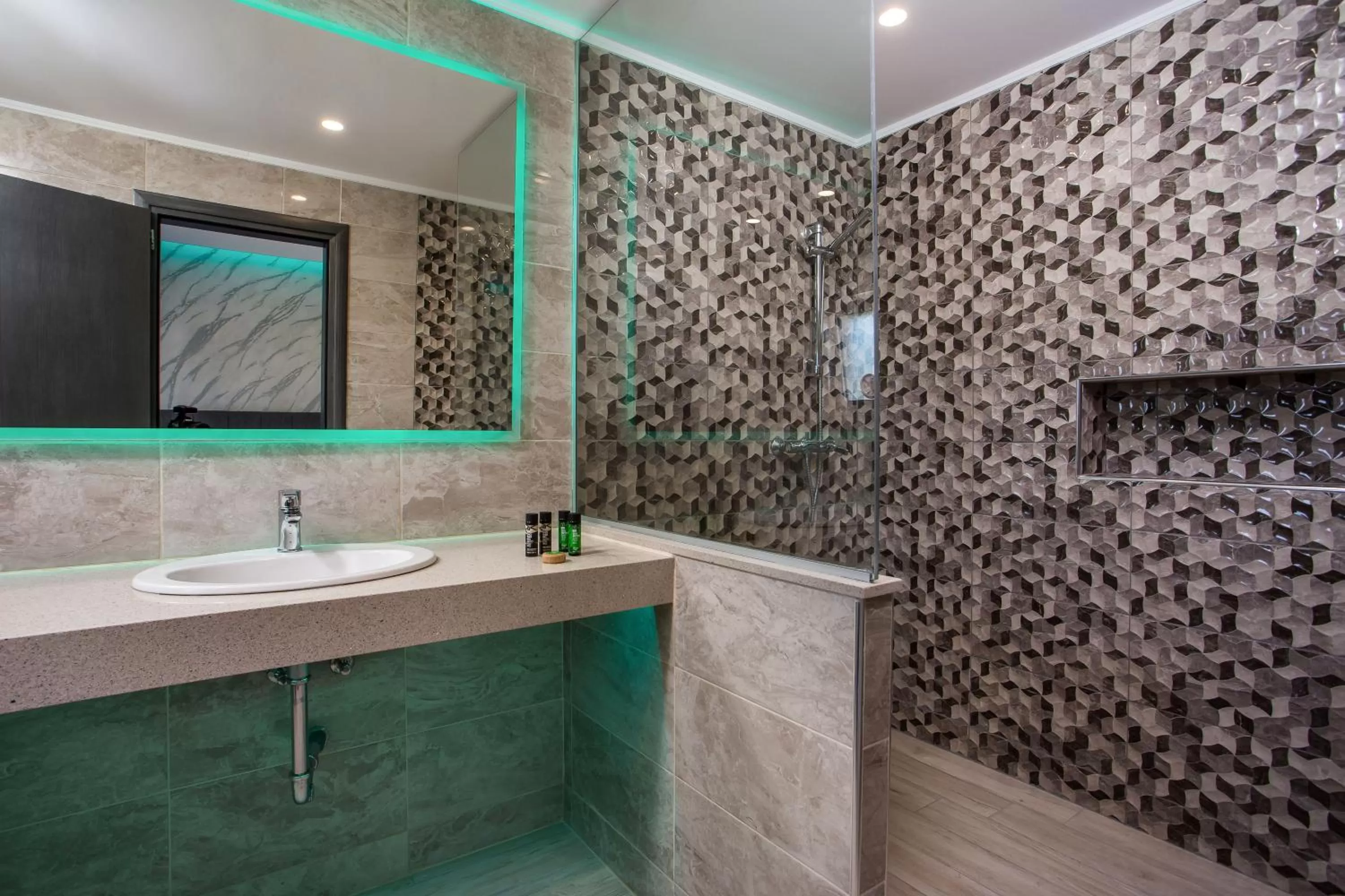 Bathroom in Platoni Elite