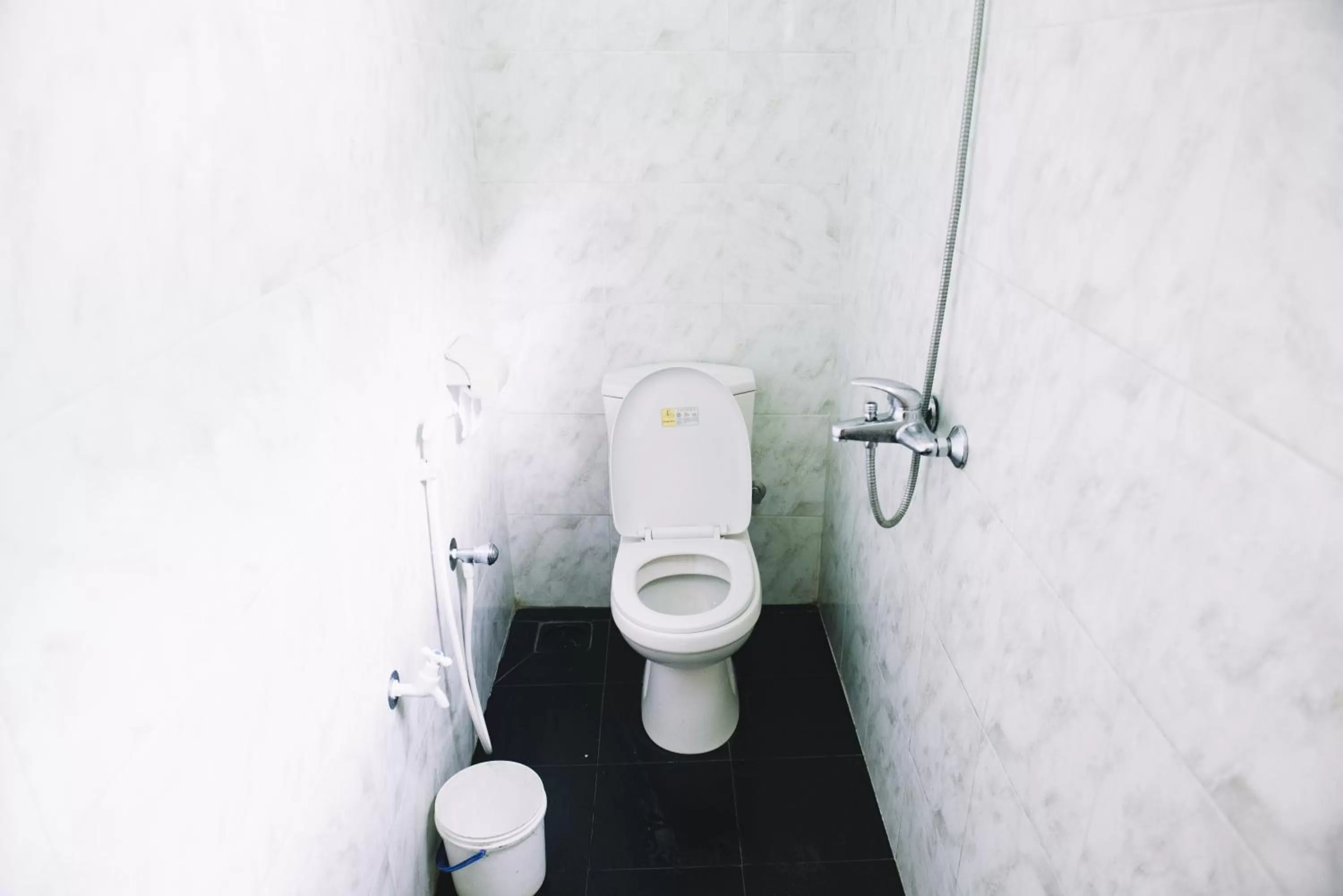 Photo of the whole room in Kadolana Guest House