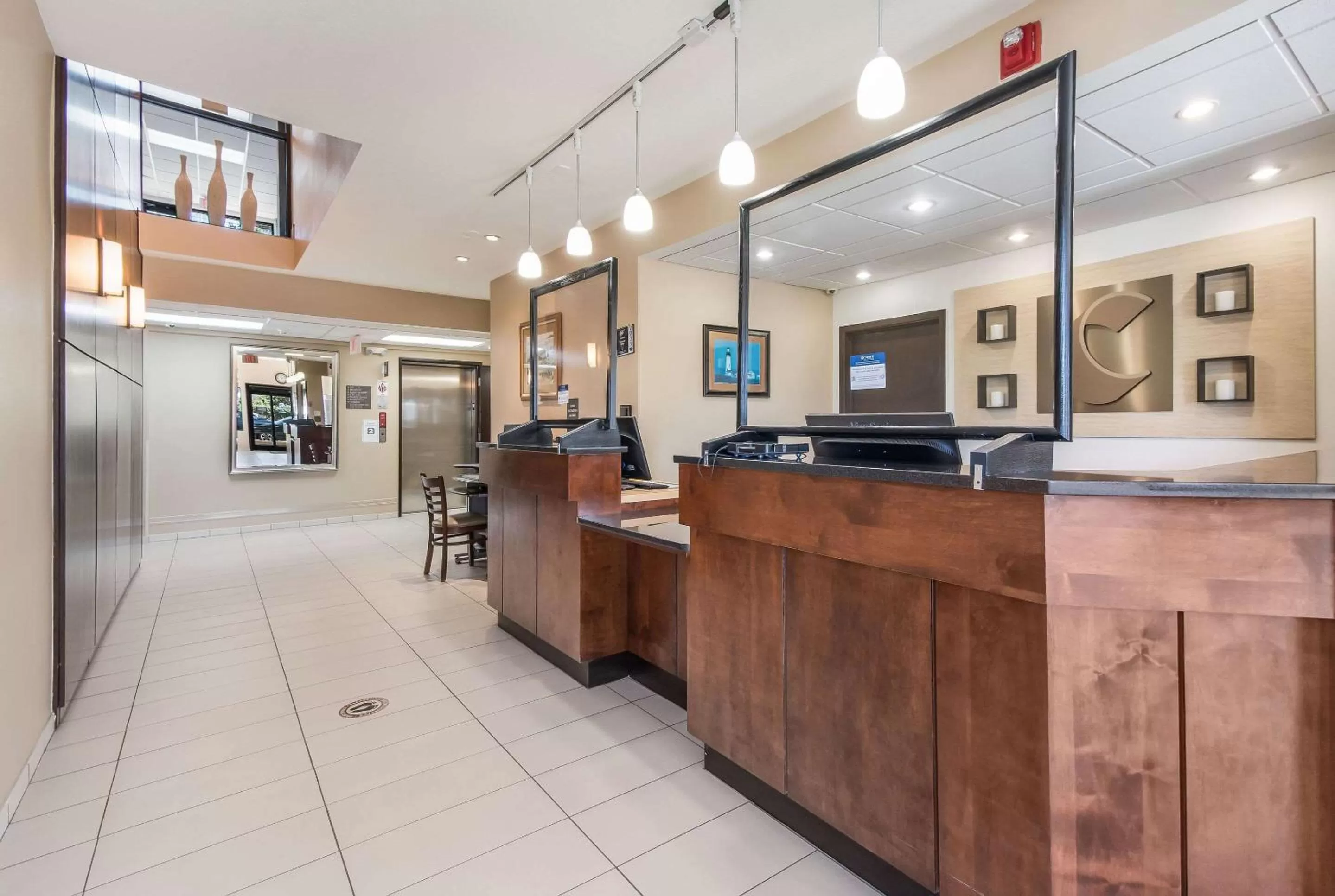 Lobby or reception in Comfort Inn Newport