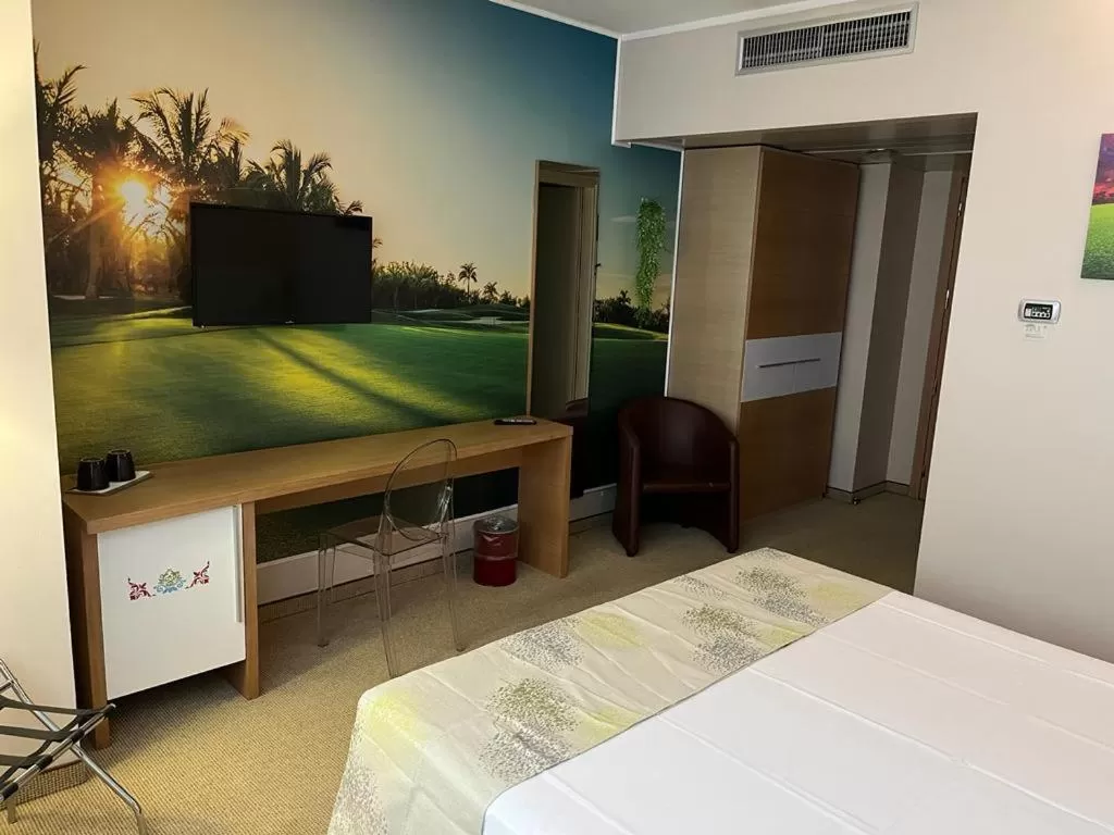 Bedroom, Bed in Hotel Sporting Brugherio