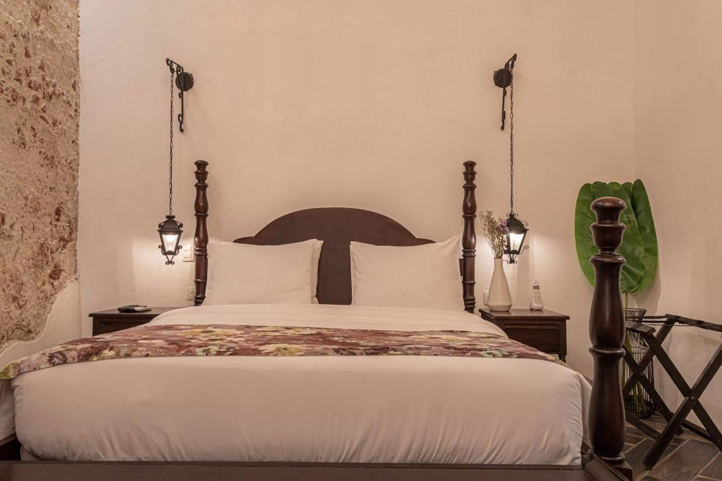 Bed in Soy Local Insignia