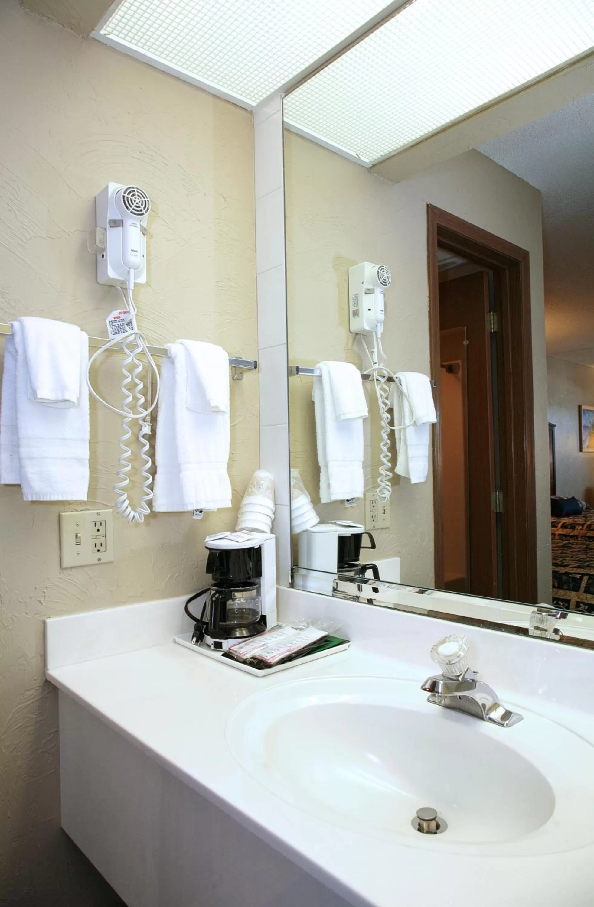Bathroom in Days Inn by Wyndham Branson/Near the Strip