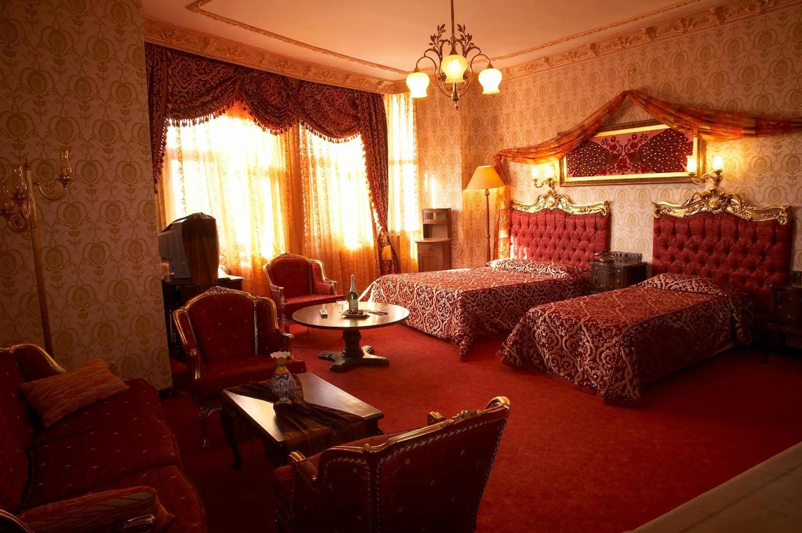 Bed in Grand Hotel de Londres