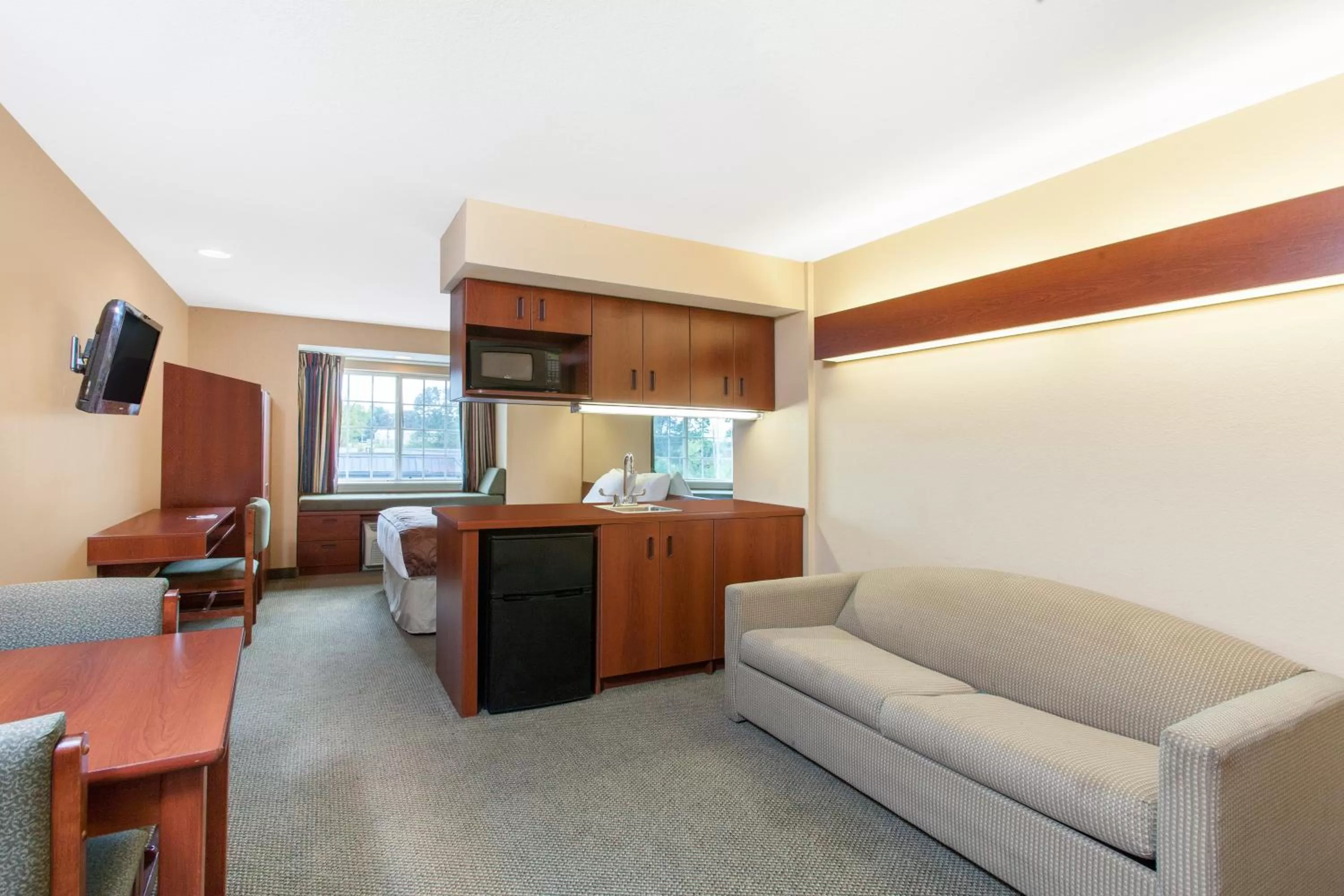 Microtel Inn by Wyndham Rogers