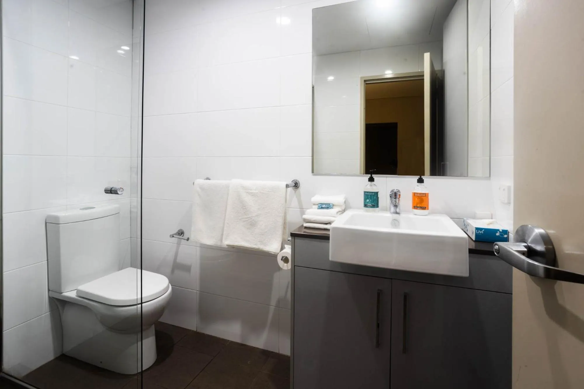 Toilet in Baileys Serviced Apartments
