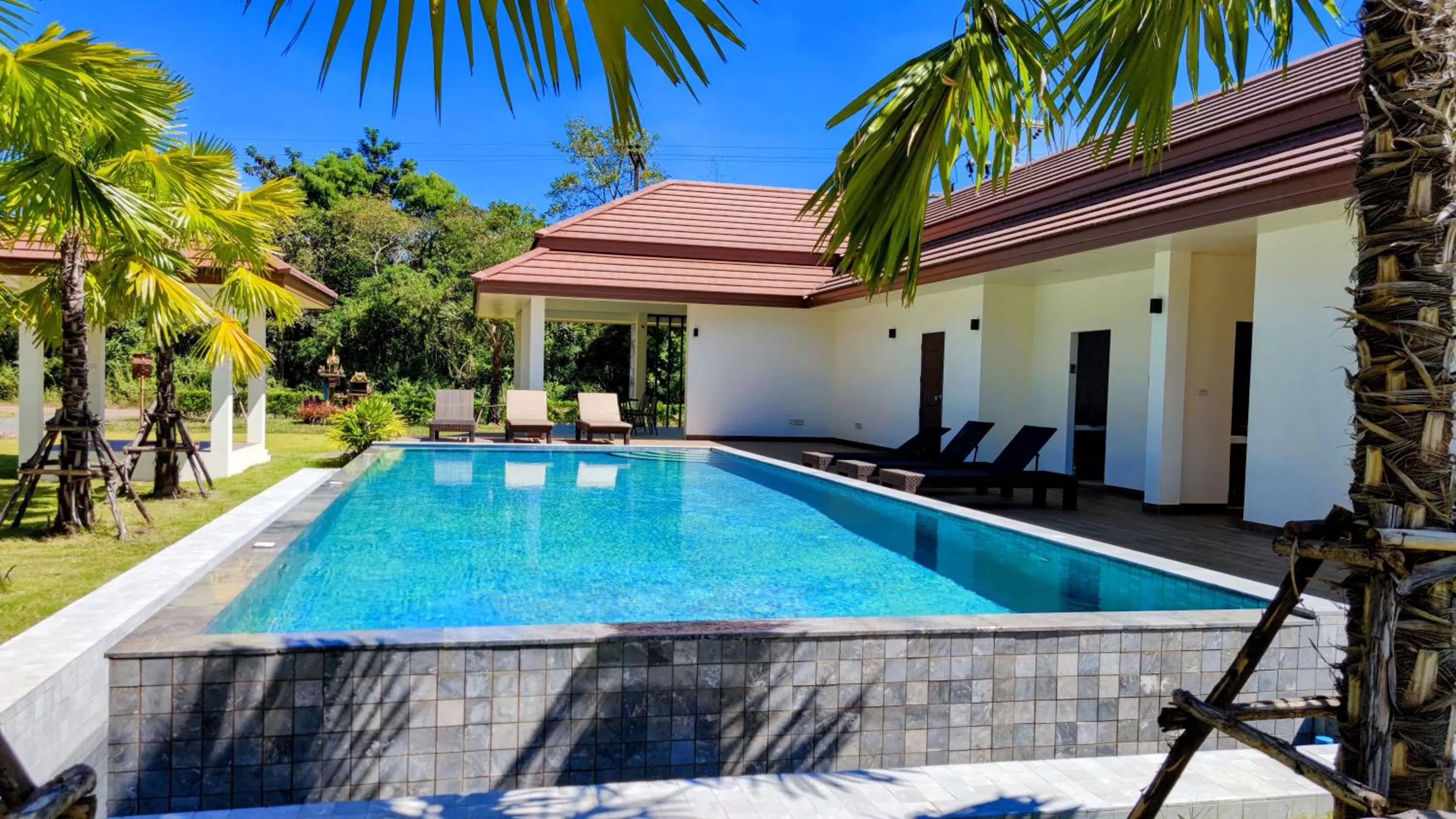 Property building in Isan Golf & Adventure Hotel