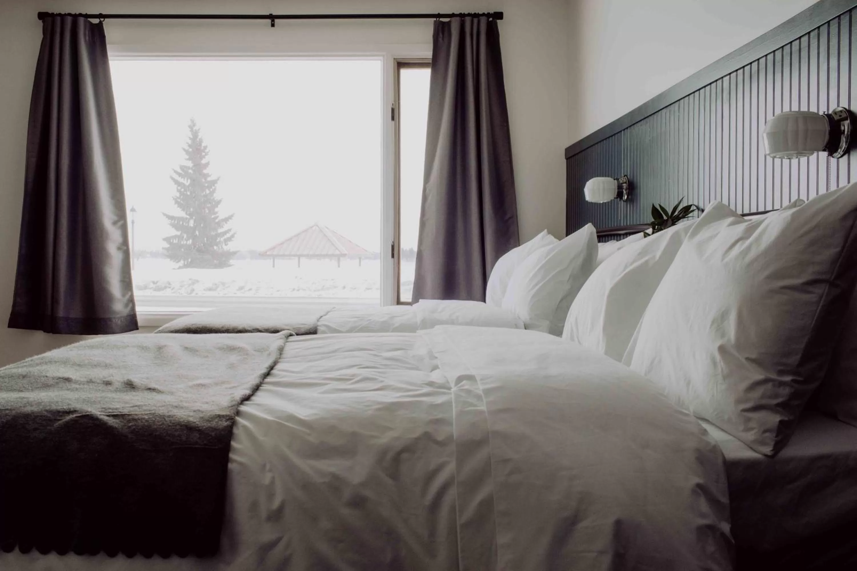 Bed in The Bayview Motel - Fort Frances, ON - Lakeside Motel