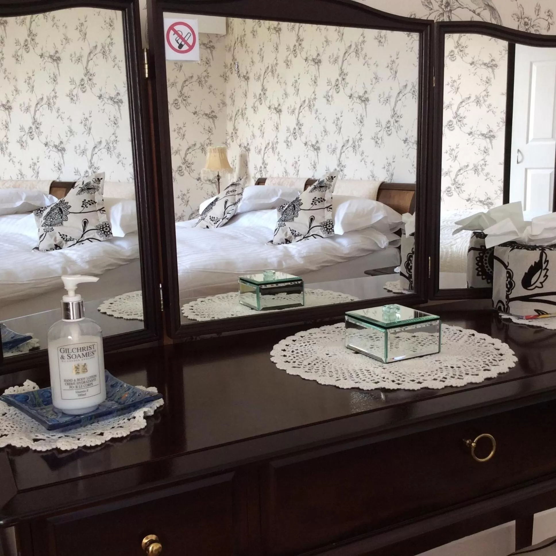 Bedroom in Whashton Springs Farmhouse B&B