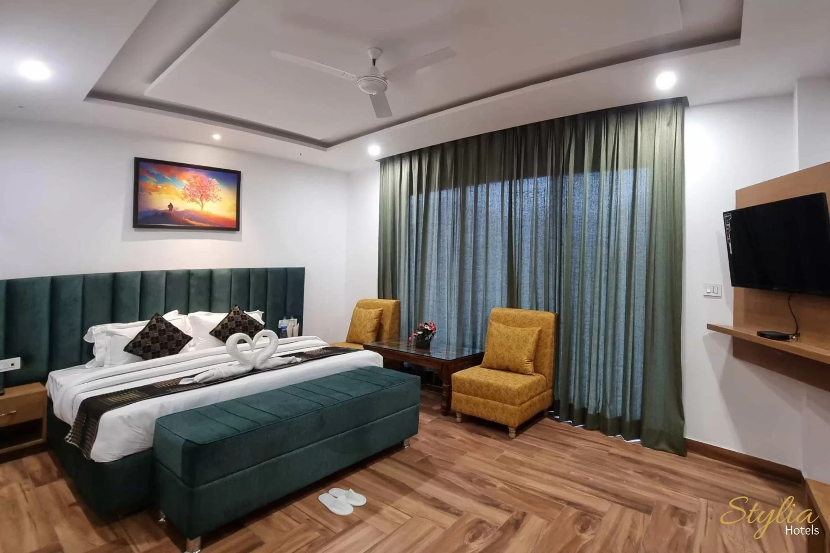 TV and multimedia, TV/Entertainment Center in Moon Glade By Stylia Hotels