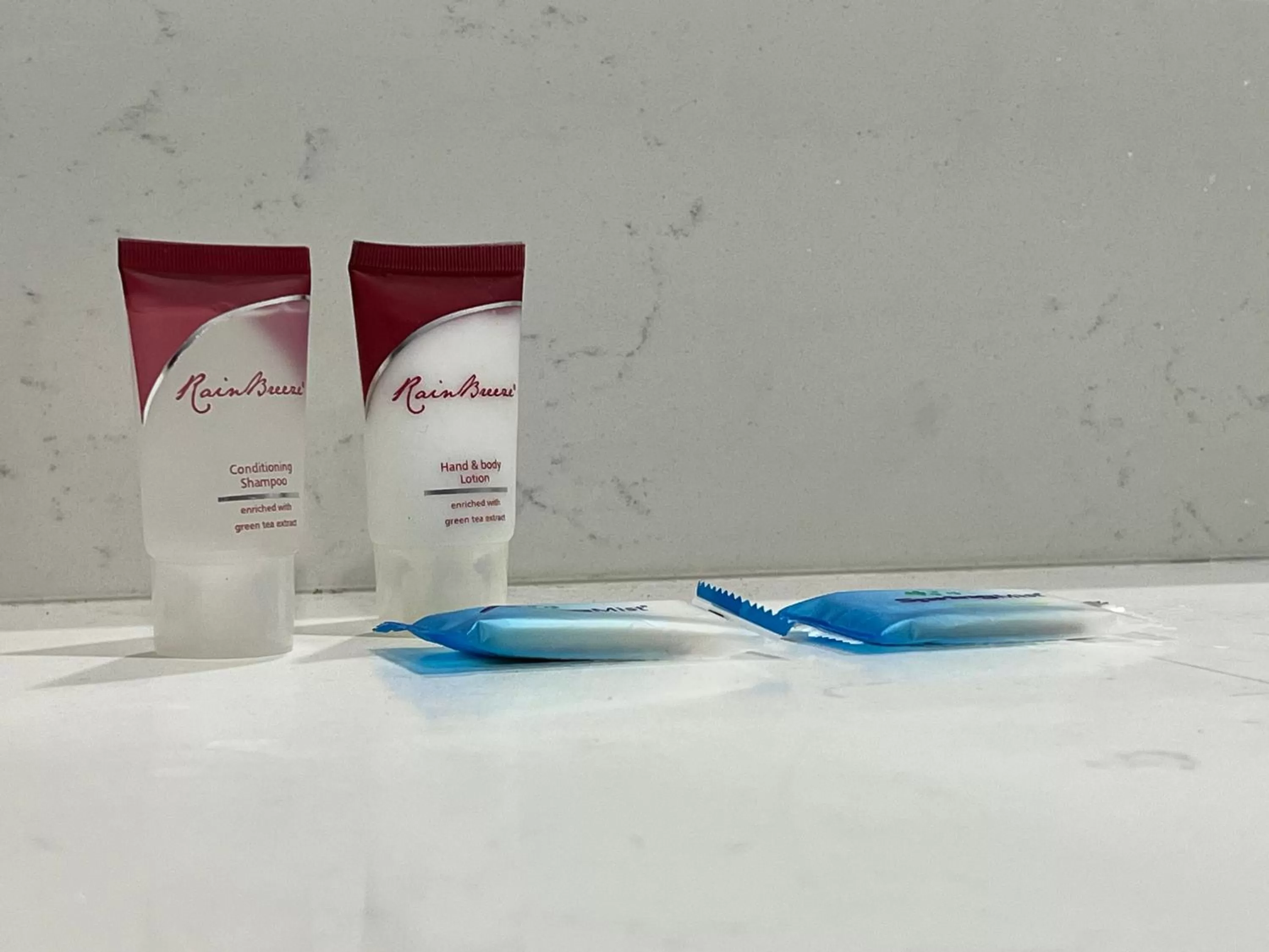 Bathroom in Sunshine Motel