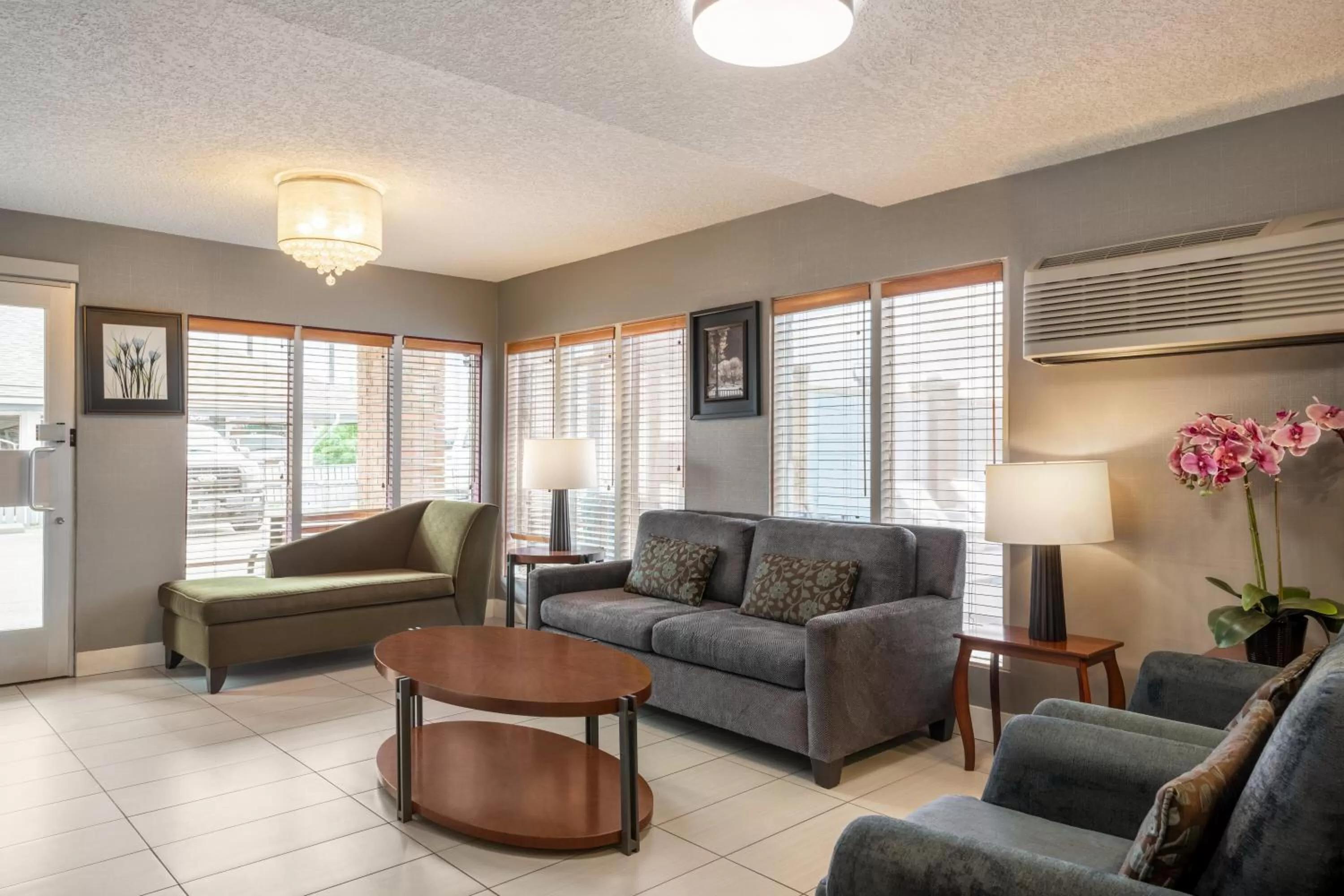 Travelodge by Wyndham Calgary South