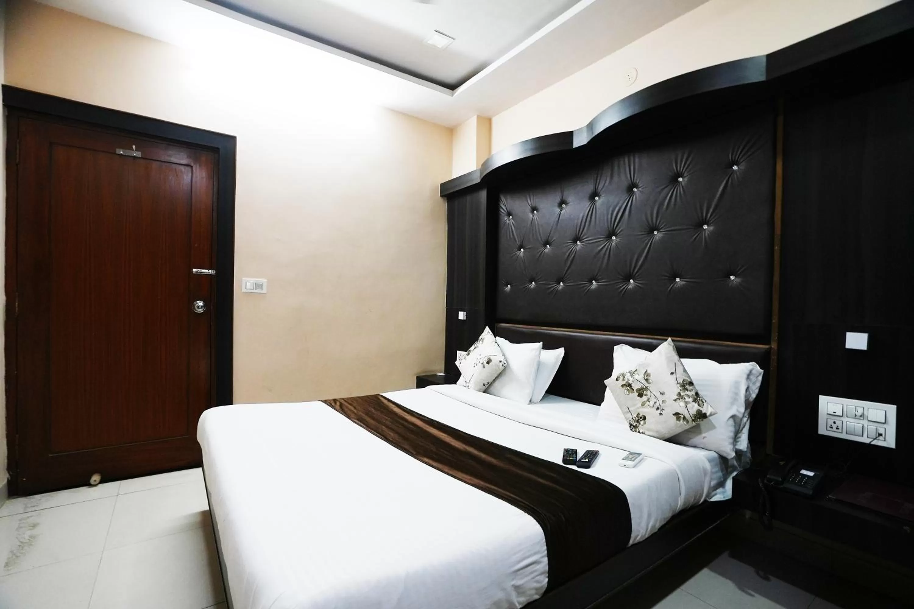 Bed in Hotel Madurai